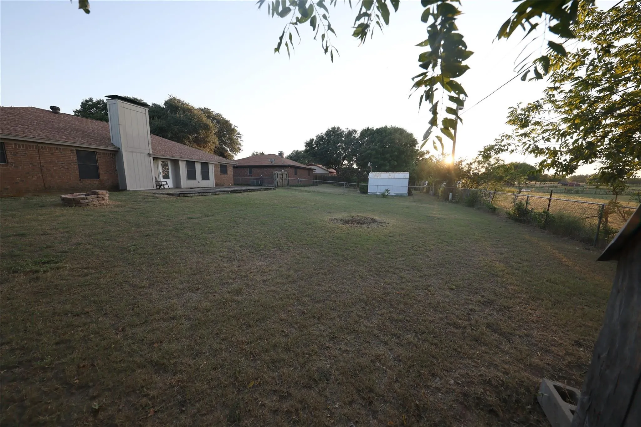 Single Family Residence For Sale in Johnson County , 2204 Towne North Drive, Cleburne, Texas 76033, 3 Bedroom, 2 Bathroom, 2 Garage spaces, 1,527 Sqft, built in 1977, Price $265,000, mls#21354911, Real Estate Agent in Cleburne, Homes For Sale in Johnson county, Homes For Sale in Cleburne, Realtor in Cleburne Texas, Real Estate Brokerage Independent Realty Texas, Luminita Cordes Realtor