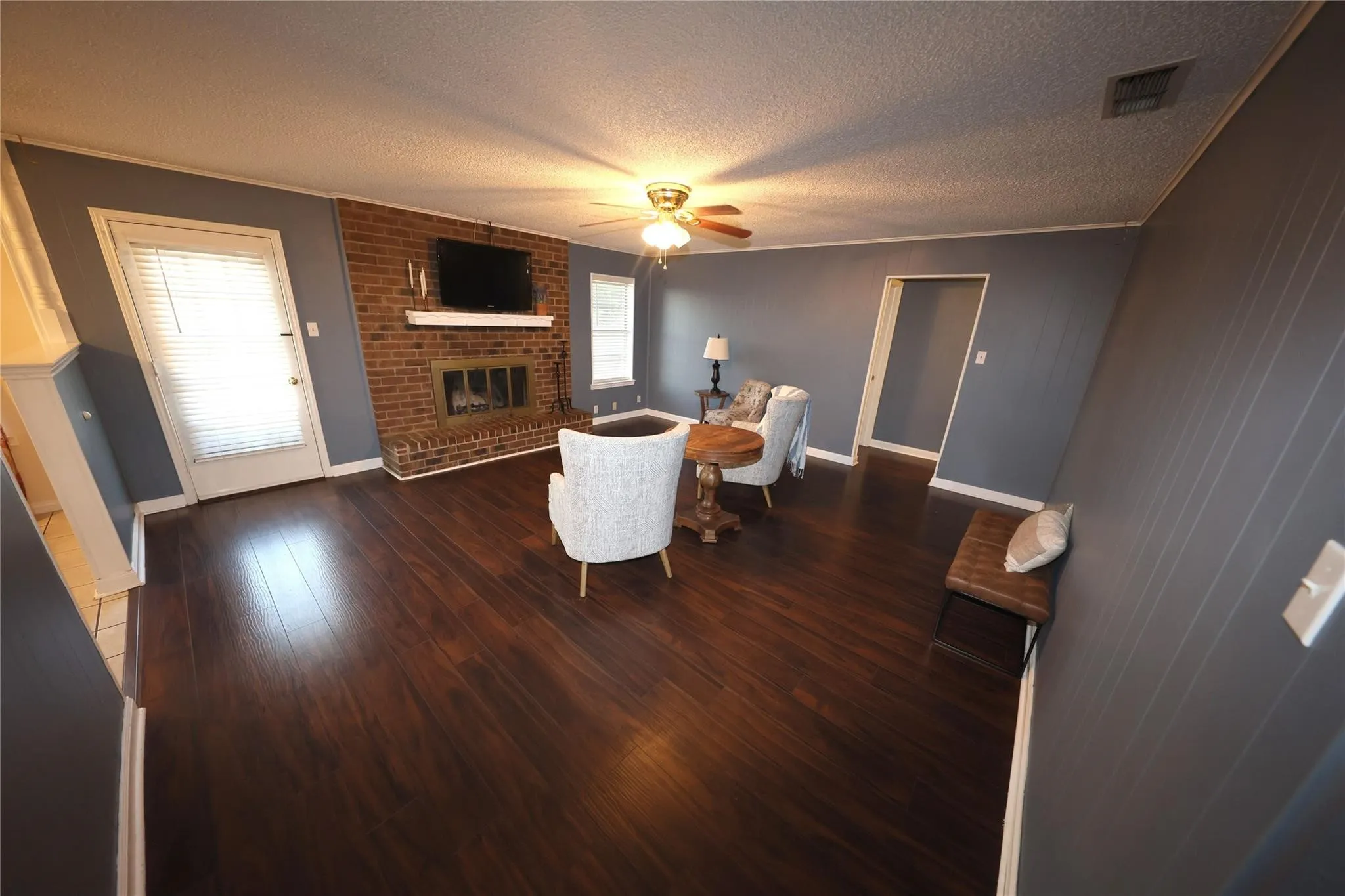 Single Family Residence For Sale in Johnson County , 2204 Towne North Drive, Cleburne, Texas 76033, 3 Bedroom, 2 Bathroom, 2 Garage spaces, 1,527 Sqft, built in 1977, Price $265,000, mls#21354911, Real Estate Agent in Cleburne, Homes For Sale in Johnson county, Homes For Sale in Cleburne, Realtor in Cleburne Texas, Real Estate Brokerage Independent Realty Texas, Luminita Cordes Realtor