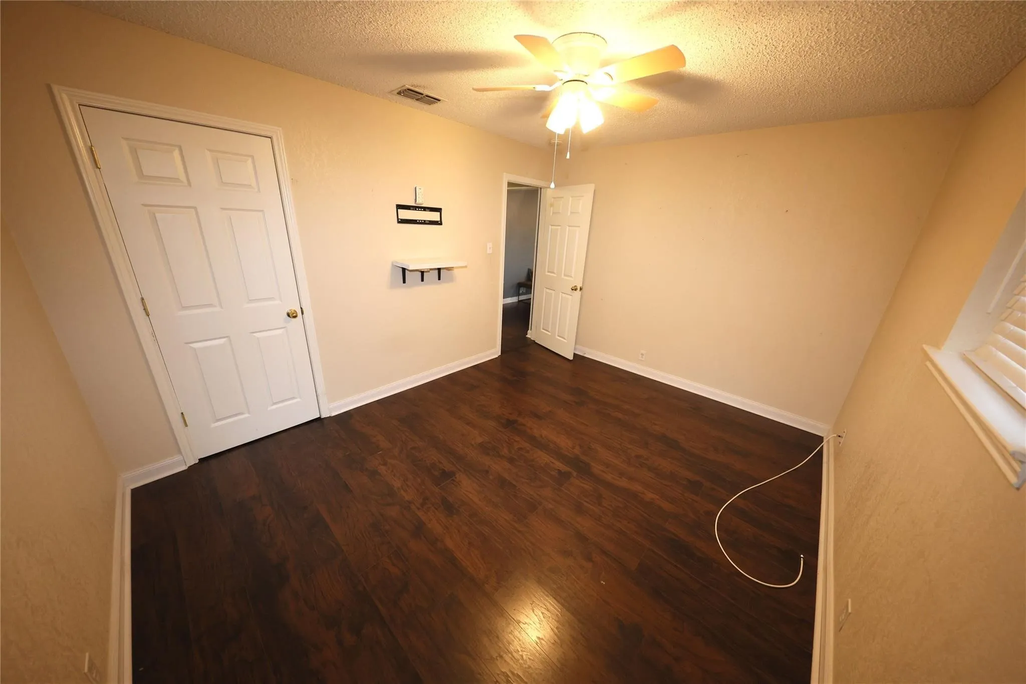 Single Family Residence For Sale in Johnson County , 2204 Towne North Drive, Cleburne, Texas 76033, 3 Bedroom, 2 Bathroom, 2 Garage spaces, 1,527 Sqft, built in 1977, Price $265,000, mls#21354911, Real Estate Agent in Cleburne, Homes For Sale in Johnson county, Homes For Sale in Cleburne, Realtor in Cleburne Texas, Real Estate Brokerage Independent Realty Texas, Luminita Cordes Realtor