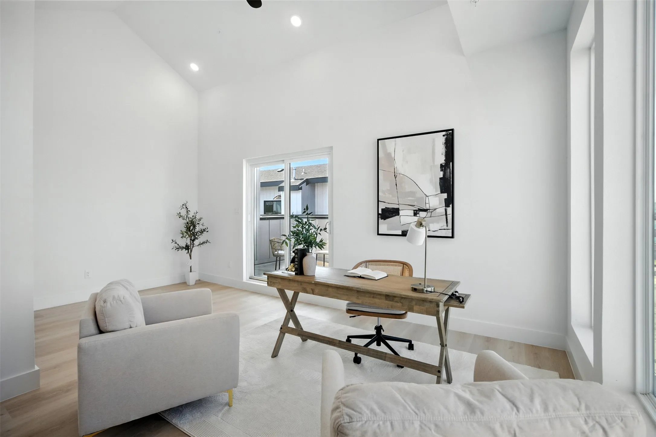 Townhouse For Rent in Dallas County , 312 N Lancaster Avenue 1, Dallas, Texas 75203, 3 Bedroom, 4 Bathroom, 2 Garage spaces, 1,941 Sqft, built in 2025, Price $3,100, mls#21353907, Real Estate Agent in Dallas, Homes For Rent in Dallas county, Homes For Rent in Dallas, Realtor in Dallas Texas, Real Estate Brokerage Independent Realty Texas, Luminita Cordes Realtor
