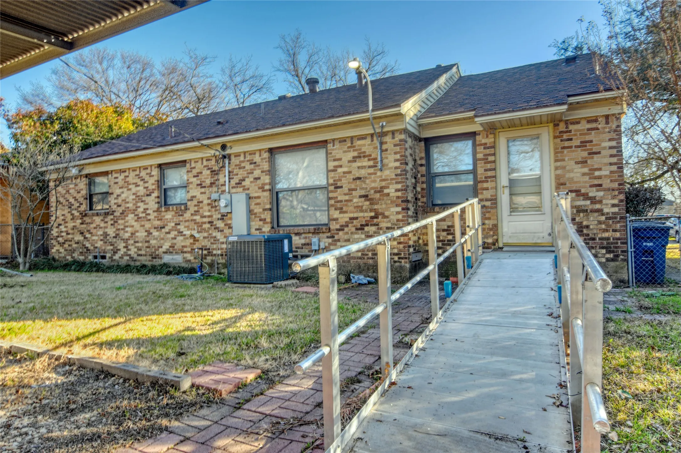 Single Family Residence For Rent in Dallas County , 6123 Belgrade Avenue, Dallas, Texas 75227, 3 Bedroom, 1 Bathroom, 1 Garage spaces, 1,210 Sqft, built in 1948, mls#21354916, Real Estate Agent in Dallas, Homes For Rent in Dallas county, Homes For Rent in Dallas, Realtor in Dallas Texas, Real Estate Brokerage Independent Realty Texas, Luminita Cordes Realtor
