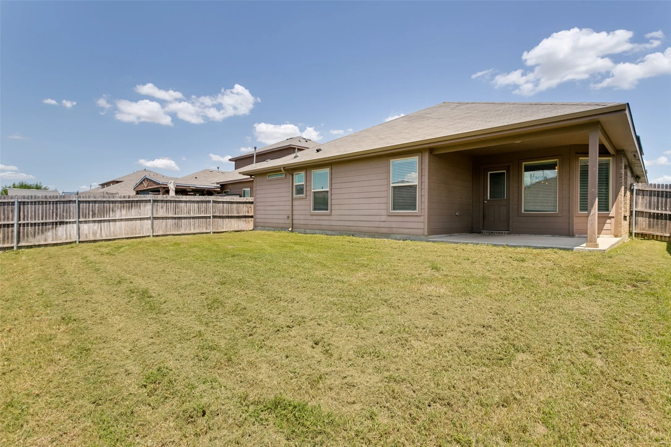 Single Family Residence For Sale in Tarrant County , 7205 Wavecrest Way, Fort Worth, Texas 76179, 4 Bedroom, 2 Bathroom, 2 Garage spaces, 1,783 Sqft, built in 2018, mls#21354905, Real Estate Agent in Fort Worth, Homes For Sale in Tarrant county, Homes For Sale in Fort Worth, Realtor in Fort Worth Texas, Real Estate Brokerage Independent Realty Texas, Luminita Cordes Realtor