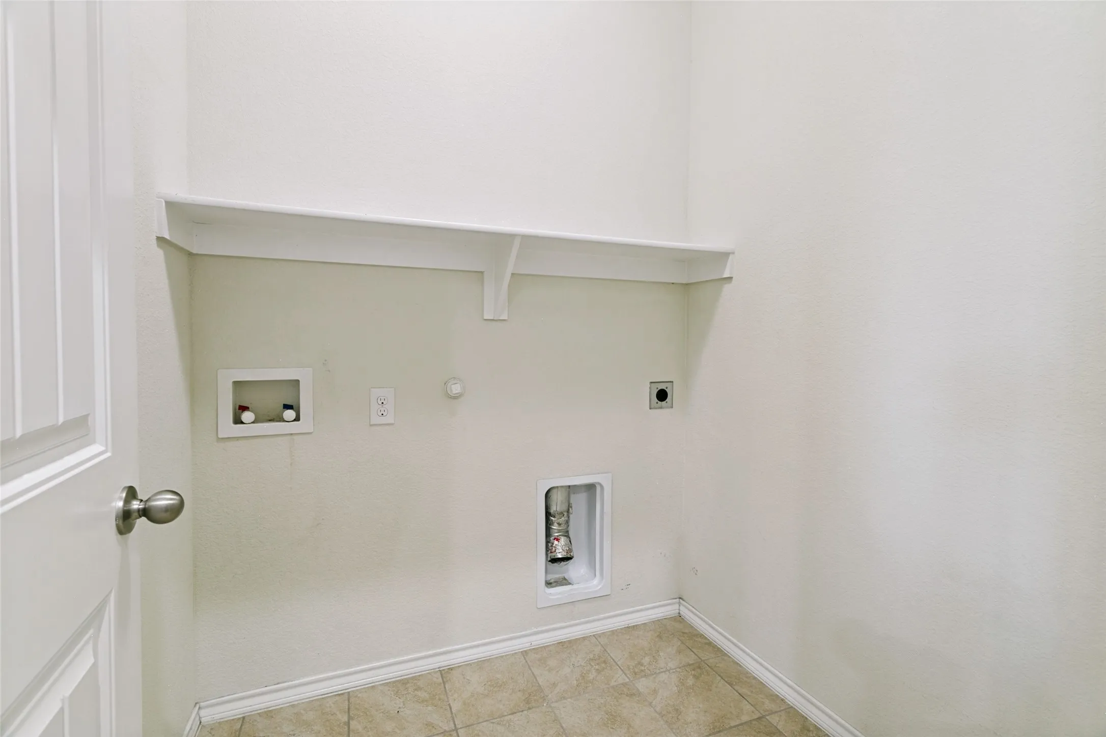 Single Family Residence For Sale in Tarrant County , 7205 Wavecrest Way, Fort Worth, Texas 76179, 4 Bedroom, 2 Bathroom, 2 Garage spaces, 1,783 Sqft, built in 2018, mls#21354905, Real Estate Agent in Fort Worth, Homes For Sale in Tarrant county, Homes For Sale in Fort Worth, Realtor in Fort Worth Texas, Real Estate Brokerage Independent Realty Texas, Luminita Cordes Realtor