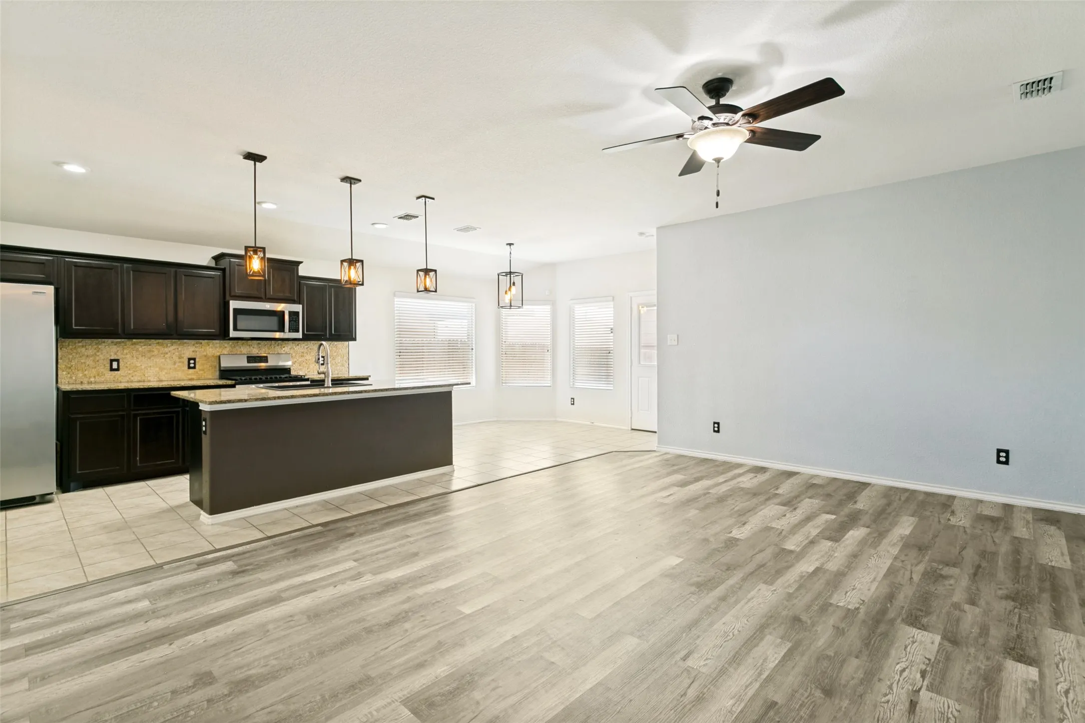 Single Family Residence For Sale in Tarrant County , 7205 Wavecrest Way, Fort Worth, Texas 76179, 4 Bedroom, 2 Bathroom, 2 Garage spaces, 1,783 Sqft, built in 2018, mls#21354905, Real Estate Agent in Fort Worth, Homes For Sale in Tarrant county, Homes For Sale in Fort Worth, Realtor in Fort Worth Texas, Real Estate Brokerage Independent Realty Texas, Luminita Cordes Realtor
