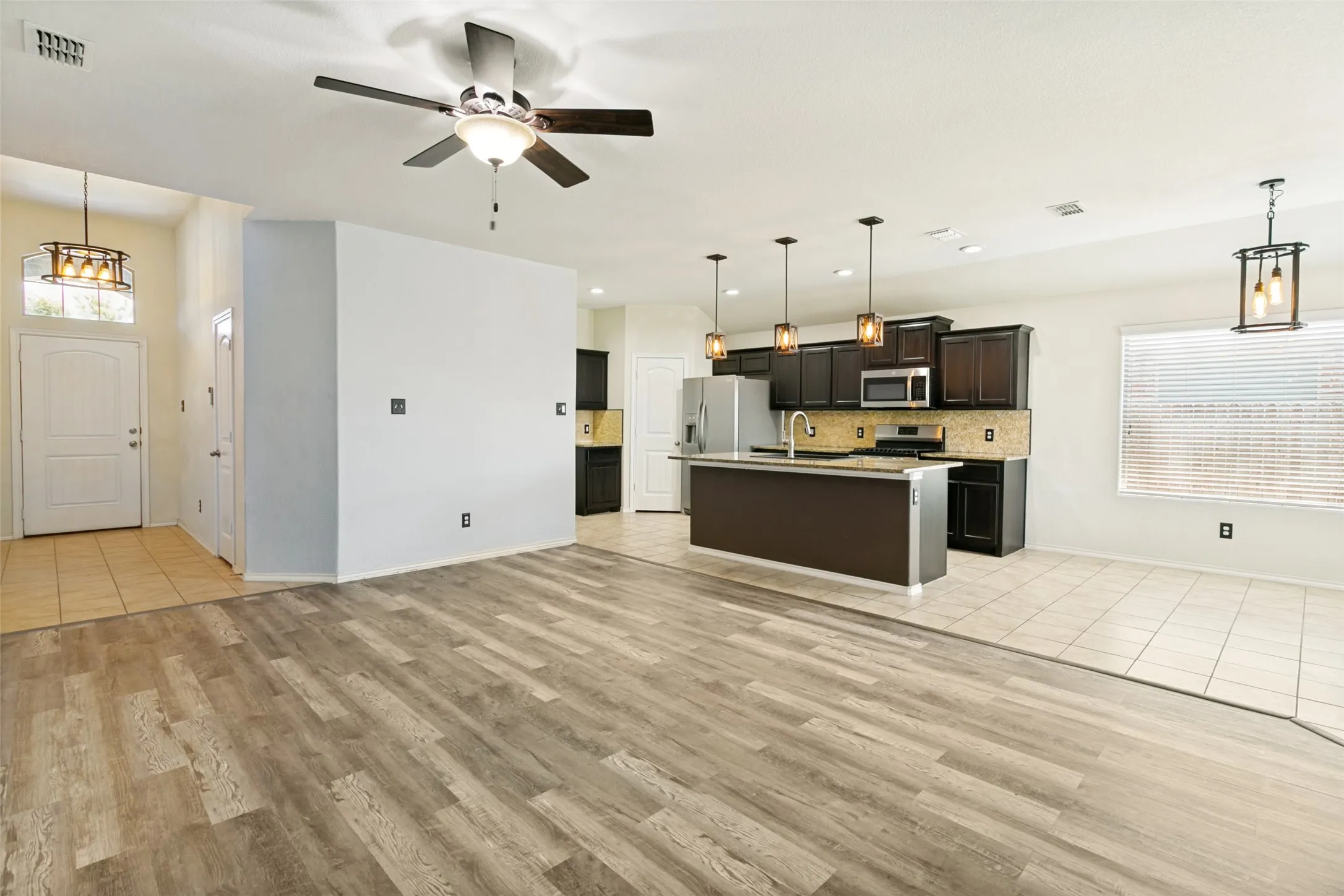 Single Family Residence For Sale in Tarrant County , 7205 Wavecrest Way, Fort Worth, Texas 76179, 4 Bedroom, 2 Bathroom, 2 Garage spaces, 1,783 Sqft, built in 2018, mls#21354905, Real Estate Agent in Fort Worth, Homes For Sale in Tarrant county, Homes For Sale in Fort Worth, Realtor in Fort Worth Texas, Real Estate Brokerage Independent Realty Texas, Luminita Cordes Realtor
