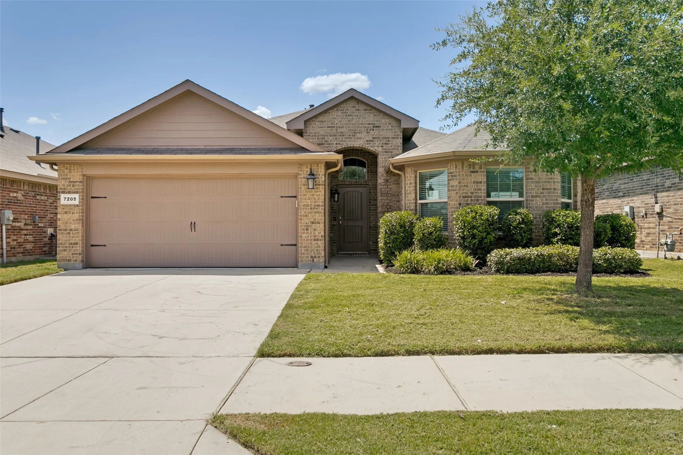 Single Family Residence For Sale in Tarrant County , 7205 Wavecrest Way, Fort Worth, Texas 76179, 4 Bedroom, 2 Bathroom, 2 Garage spaces, 1,783 Sqft, built in 2018, mls#21354905, Real Estate Agent in Fort Worth, Homes For Sale in Tarrant county, Homes For Sale in Fort Worth, Realtor in Fort Worth Texas, Real Estate Brokerage Independent Realty Texas, Luminita Cordes Realtor