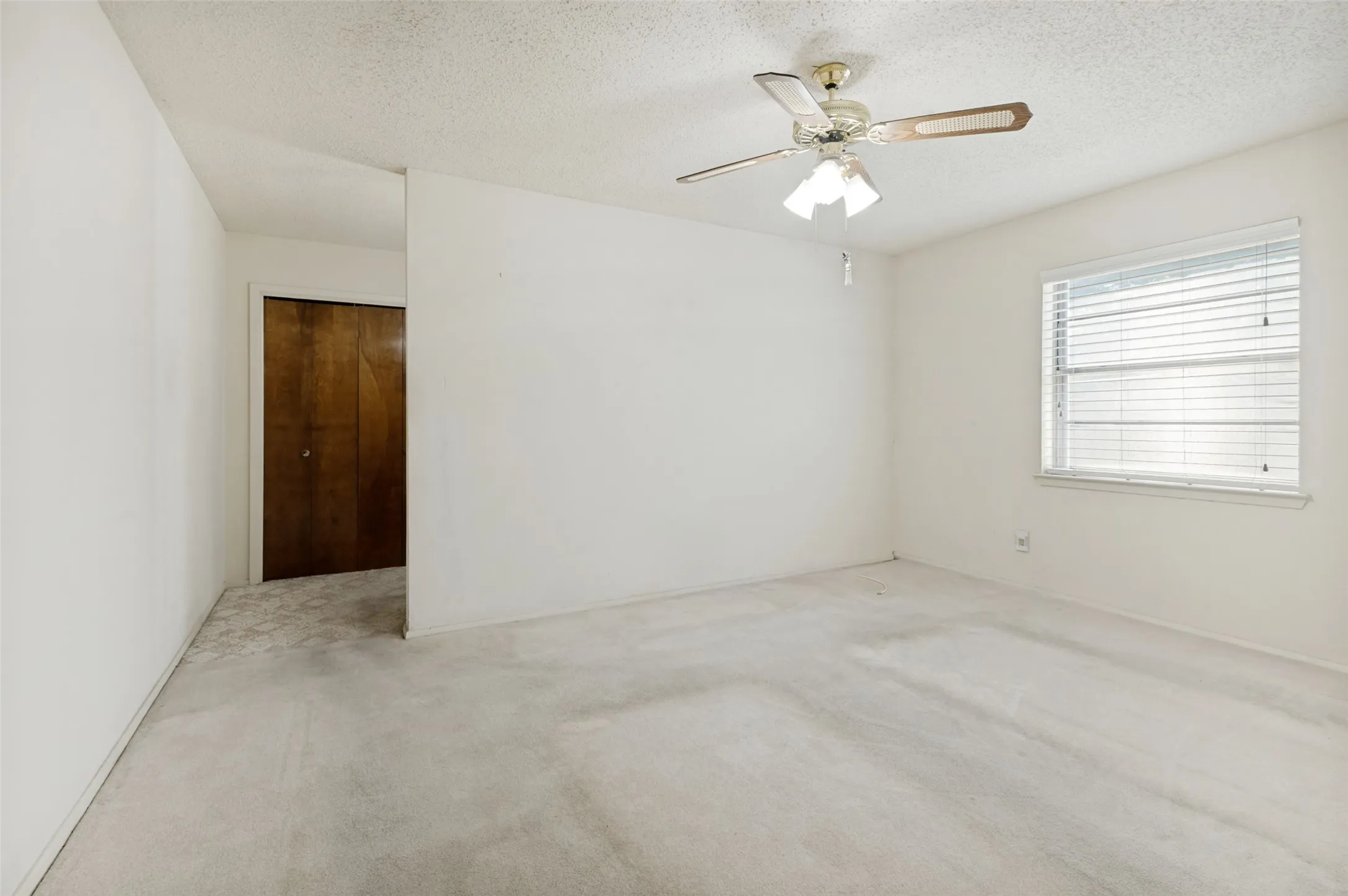 Single Family Residence For Sale in Tarrant County , 7805 Marlborough Drive W, Fort Worth, Texas 76134, 3 Bedroom, 2 Bathroom, 2 Garage spaces, 1,757 Sqft, built in 1972, mls#21354914, Real Estate Agent in Fort Worth, Homes For Sale in Tarrant county, Homes For Sale in Fort Worth, Realtor in Fort Worth Texas, Real Estate Brokerage Independent Realty Texas, Luminita Cordes Realtor