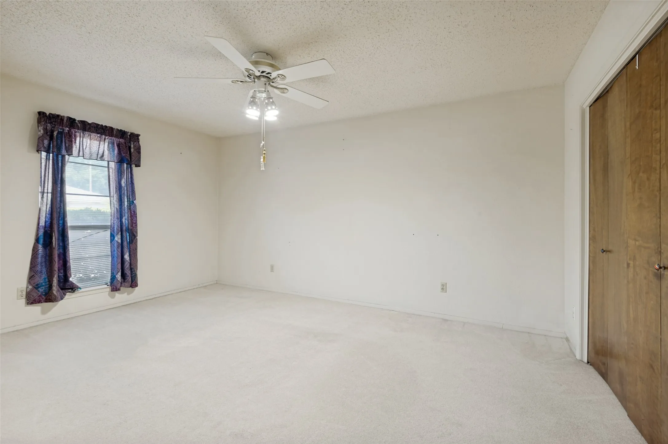 Single Family Residence For Sale in Tarrant County , 7805 Marlborough Drive W, Fort Worth, Texas 76134, 3 Bedroom, 2 Bathroom, 2 Garage spaces, 1,757 Sqft, built in 1972, mls#21354914, Real Estate Agent in Fort Worth, Homes For Sale in Tarrant county, Homes For Sale in Fort Worth, Realtor in Fort Worth Texas, Real Estate Brokerage Independent Realty Texas, Luminita Cordes Realtor