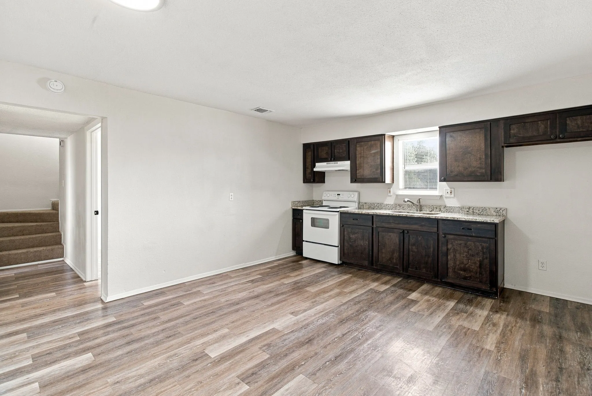 Single Family Residence For Rent in Tarrant County , 1833 Pelican Drive N, Pelican Bay, Texas 76020, 2 Bedroom, 2 Bathroom, 1 Garage spaces, 903 Sqft, built in 1984, mls#21354233, Real Estate Agent in Pelican Bay, Homes For Rent in Tarrant county, Homes For Rent in Pelican Bay, Realtor in Pelican Bay Texas, Real Estate Brokerage Independent Realty Texas, Luminita Cordes Realtor