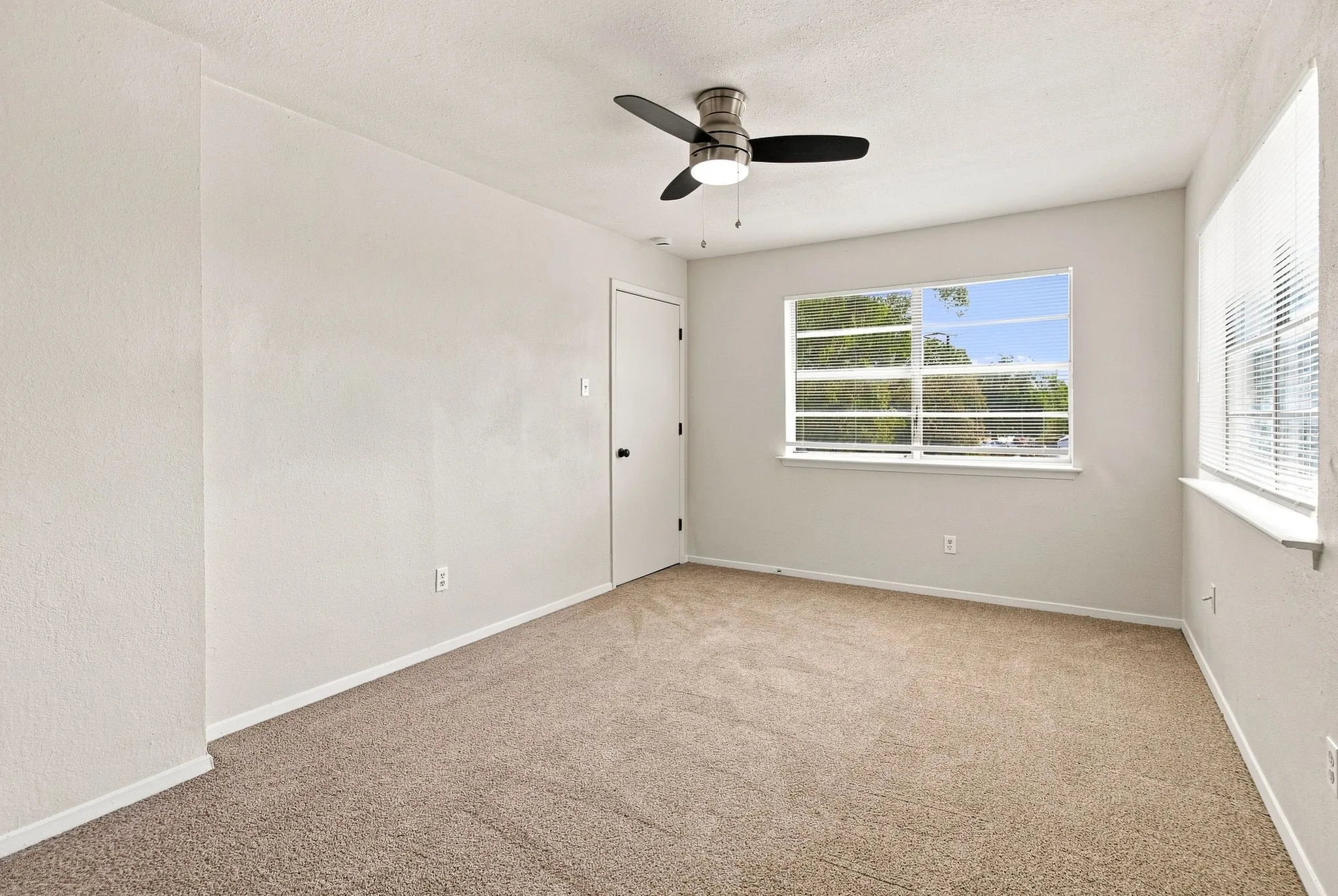 Single Family Residence For Rent in Tarrant County , 1833 Pelican Drive N, Pelican Bay, Texas 76020, 2 Bedroom, 2 Bathroom, 1 Garage spaces, 903 Sqft, built in 1984, mls#21354233, Real Estate Agent in Pelican Bay, Homes For Rent in Tarrant county, Homes For Rent in Pelican Bay, Realtor in Pelican Bay Texas, Real Estate Brokerage Independent Realty Texas, Luminita Cordes Realtor