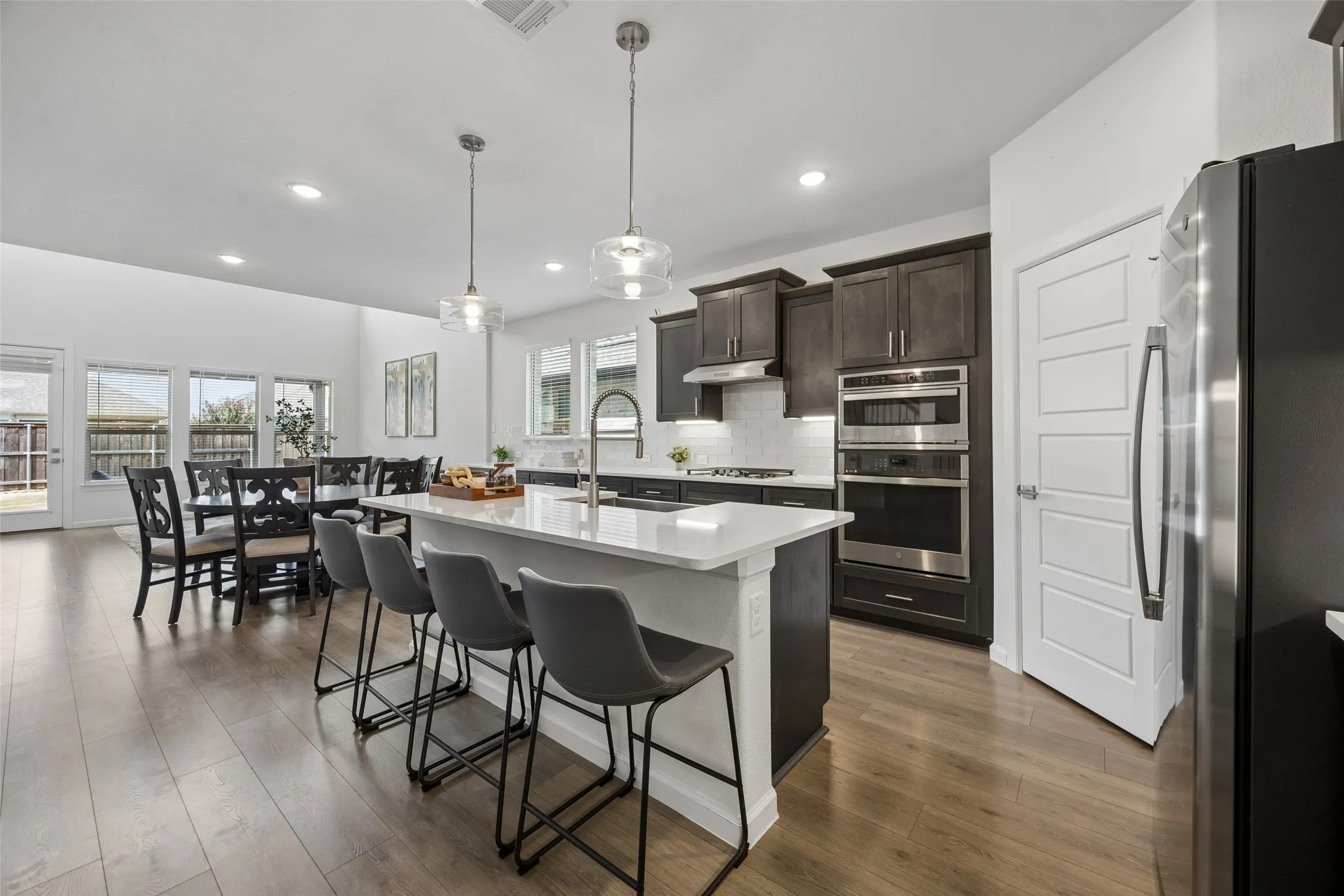 Single Family Residence For Sale in Collin County , 621 Hummingbird Drive, Celina, Texas 75009, 5 Bedroom, 3 Bathroom, 2 Garage spaces, 2,771 Sqft, built in 2022, mls#21347068, Real Estate Agent in Celina, Homes For Sale in Collin county, Homes For Sale in Celina, Realtor in Celina Texas, Real Estate Brokerage Independent Realty Texas, Luminita Cordes Realtor