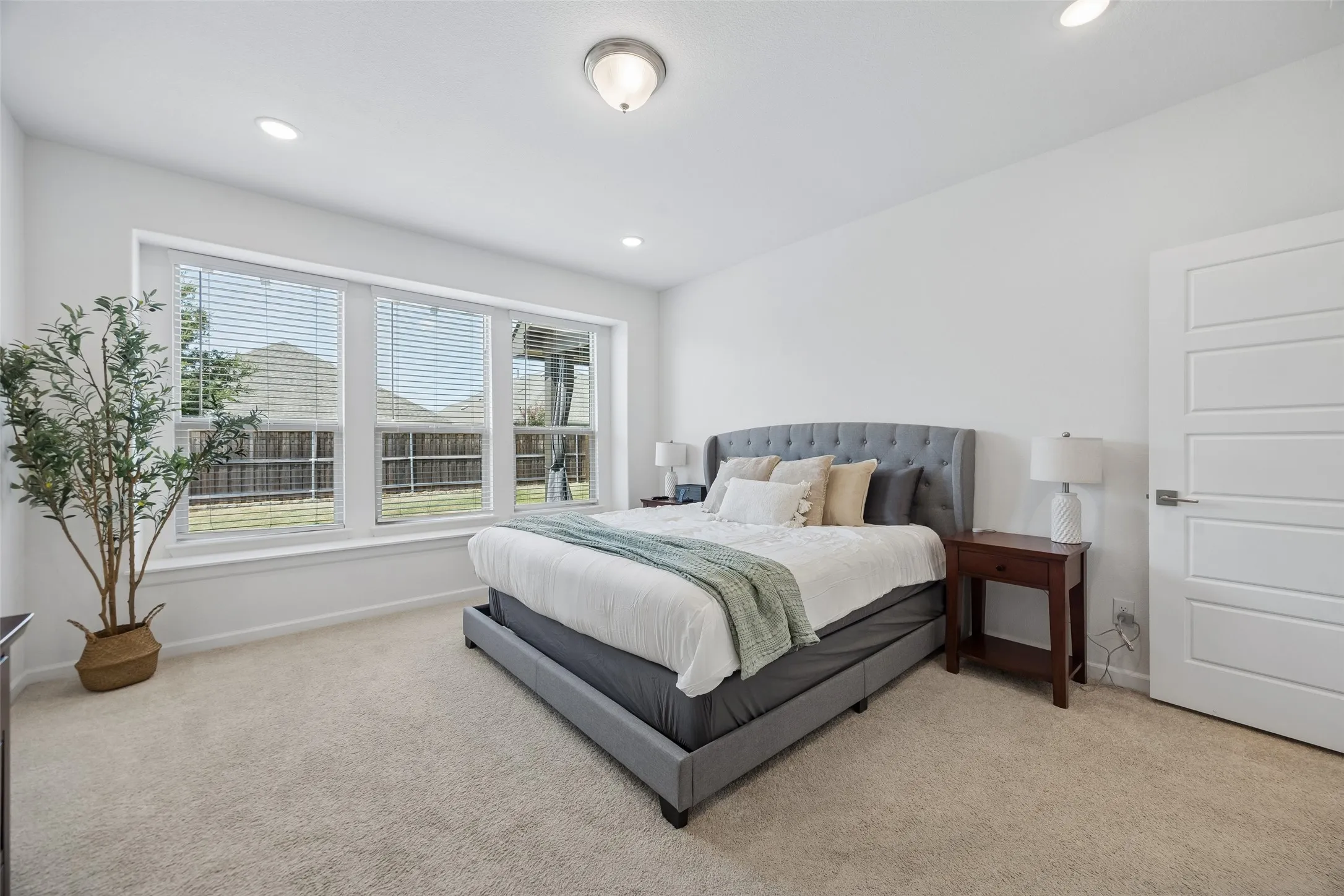 Single Family Residence For Sale in Collin County , 621 Hummingbird Drive, Celina, Texas 75009, 5 Bedroom, 3 Bathroom, 2 Garage spaces, 2,771 Sqft, built in 2022, mls#21347068, Real Estate Agent in Celina, Homes For Sale in Collin county, Homes For Sale in Celina, Realtor in Celina Texas, Real Estate Brokerage Independent Realty Texas, Luminita Cordes Realtor