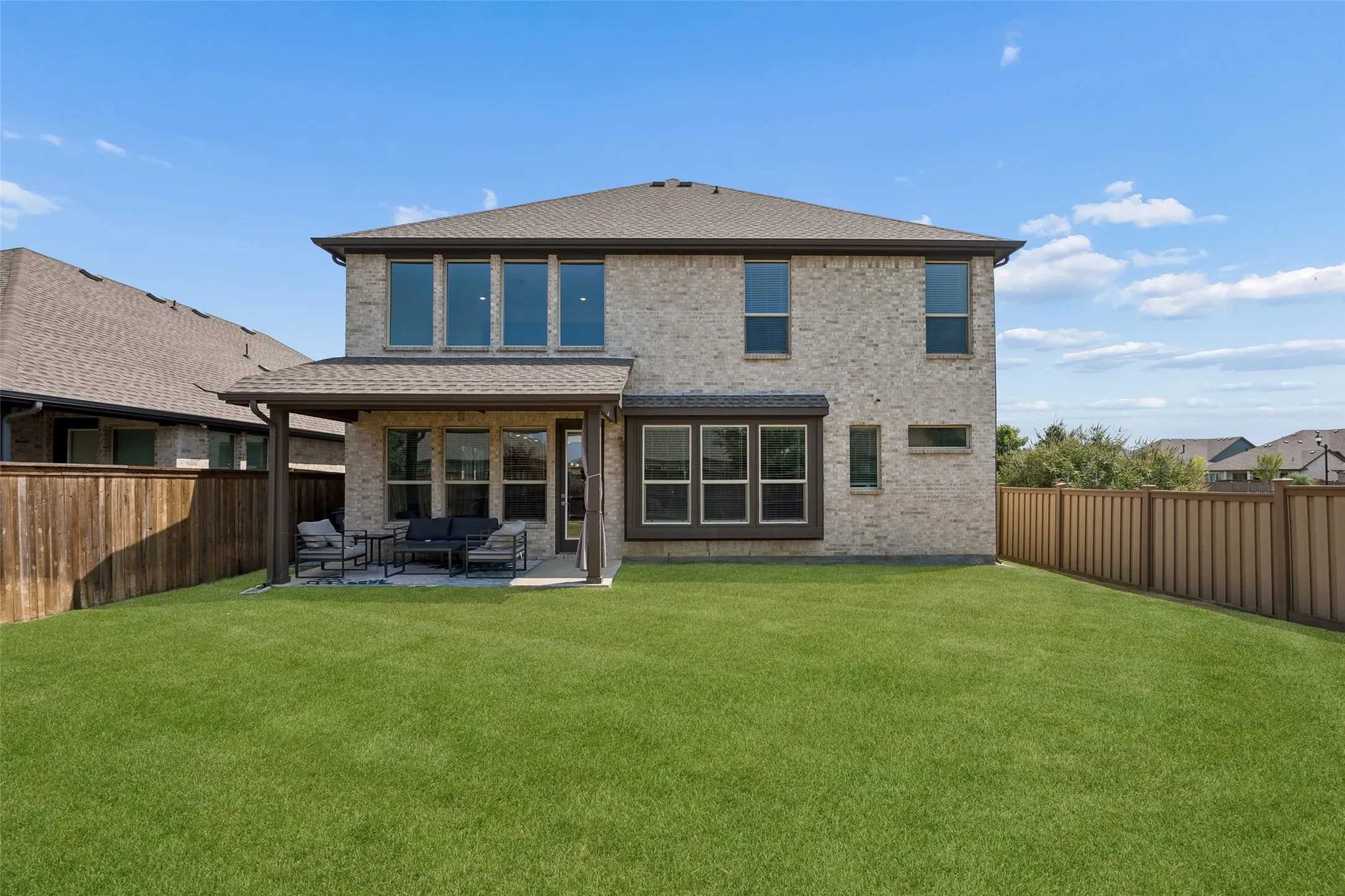 Single Family Residence For Sale in Collin County , 621 Hummingbird Drive, Celina, Texas 75009, 5 Bedroom, 3 Bathroom, 2 Garage spaces, 2,771 Sqft, built in 2022, mls#21347068, Real Estate Agent in Celina, Homes For Sale in Collin county, Homes For Sale in Celina, Realtor in Celina Texas, Real Estate Brokerage Independent Realty Texas, Luminita Cordes Realtor