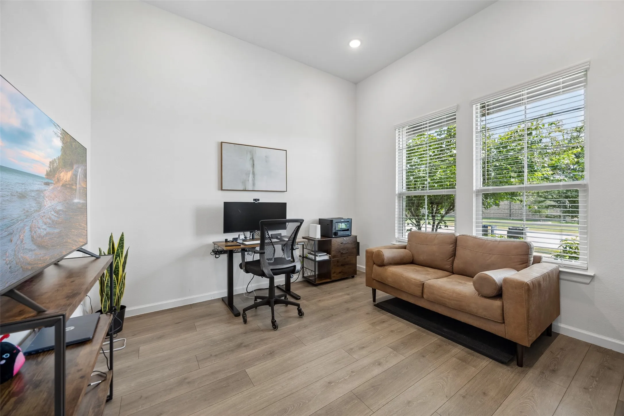 Single Family Residence For Sale in Collin County , 621 Hummingbird Drive, Celina, Texas 75009, 5 Bedroom, 3 Bathroom, 2 Garage spaces, 2,771 Sqft, built in 2022, mls#21347068, Real Estate Agent in Celina, Homes For Sale in Collin county, Homes For Sale in Celina, Realtor in Celina Texas, Real Estate Brokerage Independent Realty Texas, Luminita Cordes Realtor