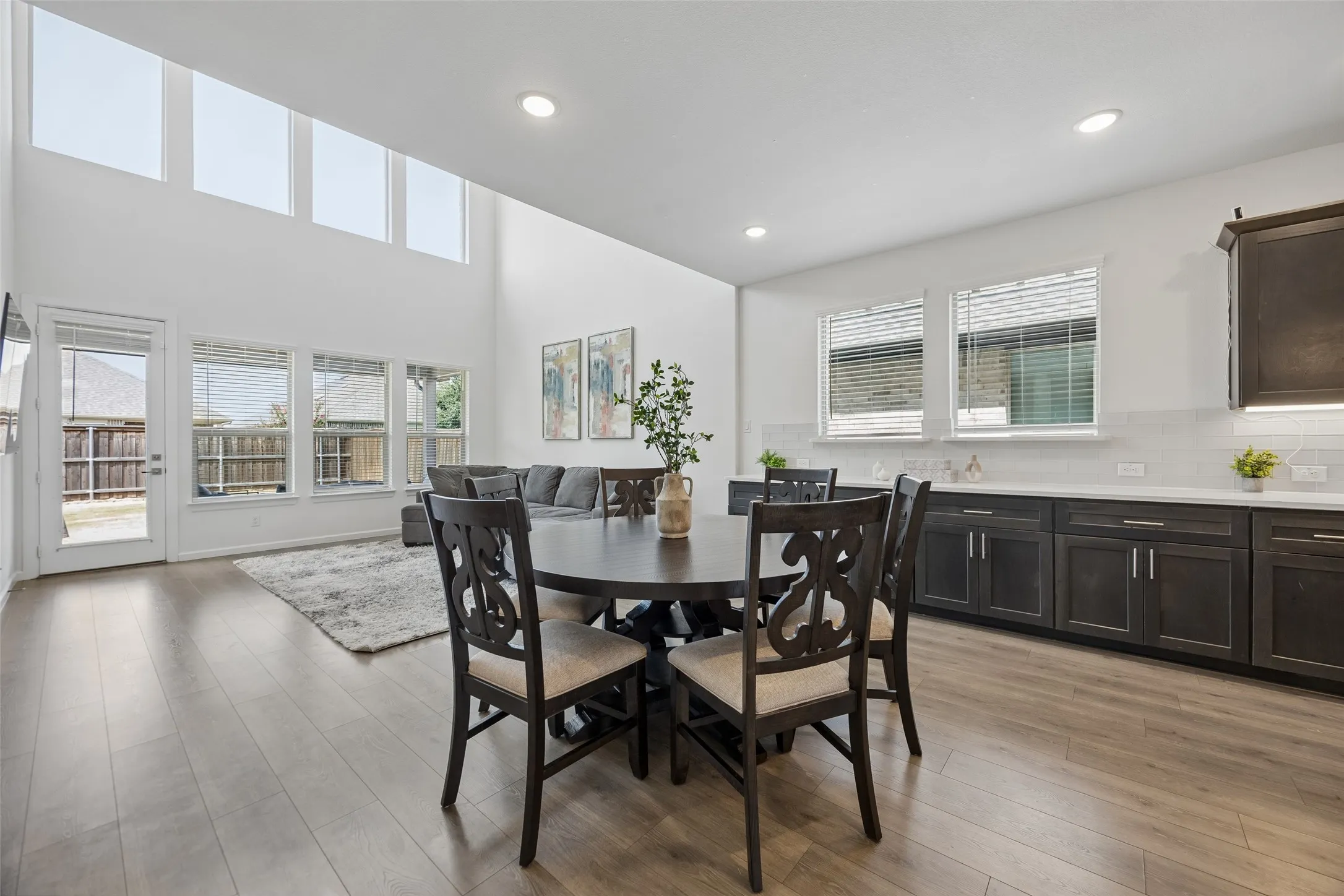 Single Family Residence For Sale in Collin County , 621 Hummingbird Drive, Celina, Texas 75009, 5 Bedroom, 3 Bathroom, 2 Garage spaces, 2,771 Sqft, built in 2022, mls#21347068, Real Estate Agent in Celina, Homes For Sale in Collin county, Homes For Sale in Celina, Realtor in Celina Texas, Real Estate Brokerage Independent Realty Texas, Luminita Cordes Realtor