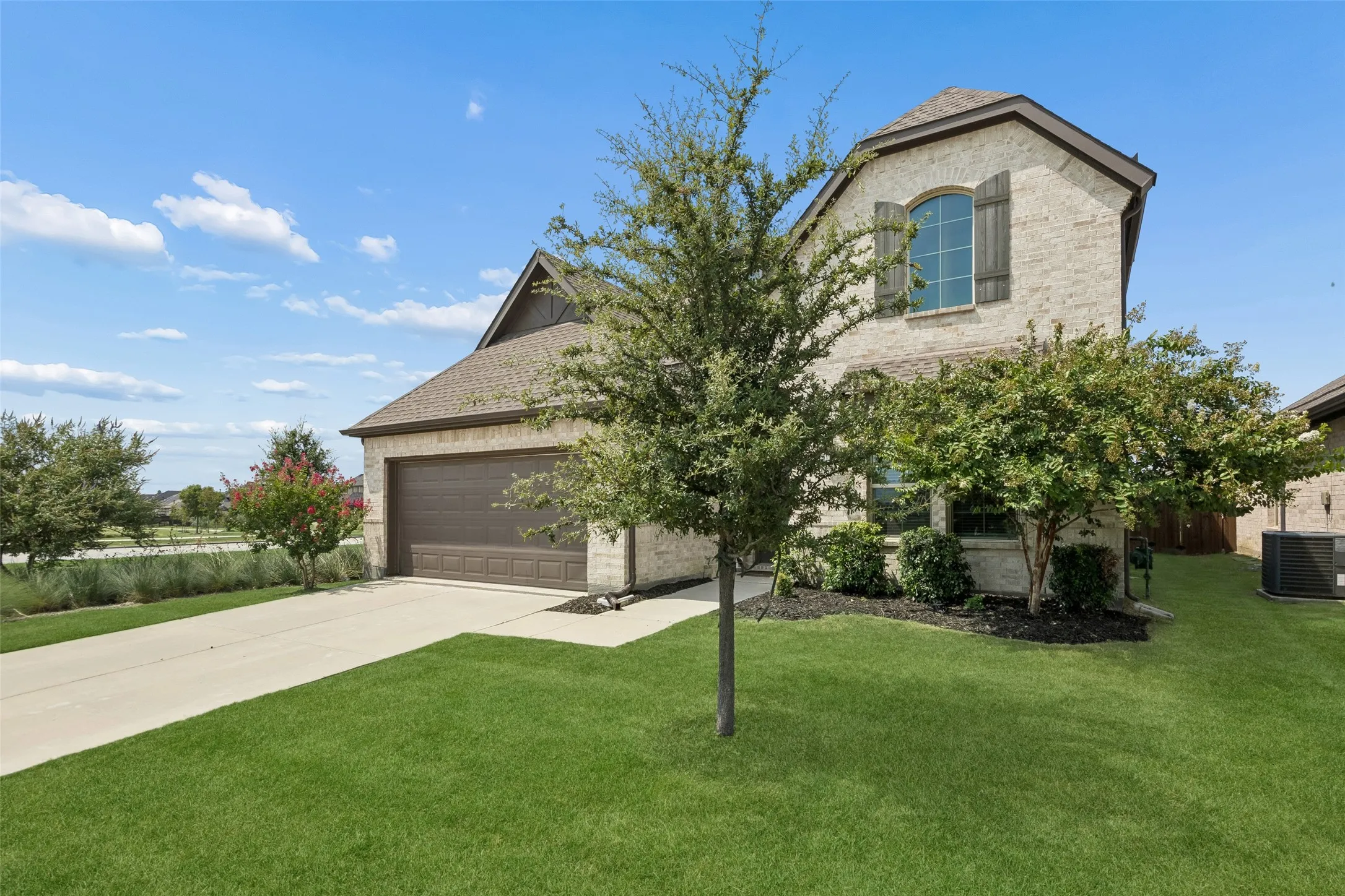 Single Family Residence For Sale in Collin County , 621 Hummingbird Drive, Celina, Texas 75009, 5 Bedroom, 3 Bathroom, 2 Garage spaces, 2,771 Sqft, built in 2022, mls#21347068, Real Estate Agent in Celina, Homes For Sale in Collin county, Homes For Sale in Celina, Realtor in Celina Texas, Real Estate Brokerage Independent Realty Texas, Luminita Cordes Realtor