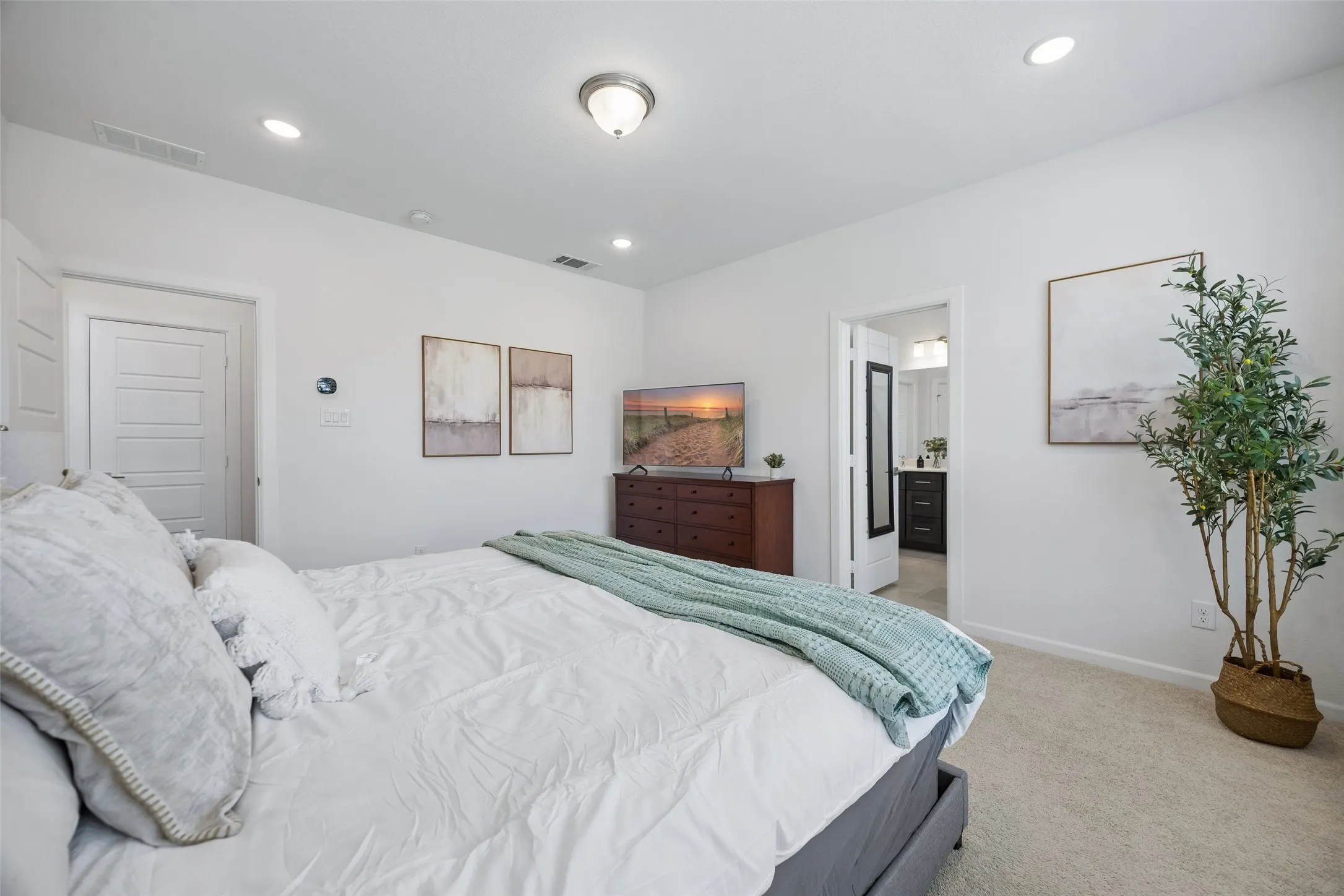 Single Family Residence For Sale in Collin County , 621 Hummingbird Drive, Celina, Texas 75009, 5 Bedroom, 3 Bathroom, 2 Garage spaces, 2,771 Sqft, built in 2022, mls#21347068, Real Estate Agent in Celina, Homes For Sale in Collin county, Homes For Sale in Celina, Realtor in Celina Texas, Real Estate Brokerage Independent Realty Texas, Luminita Cordes Realtor