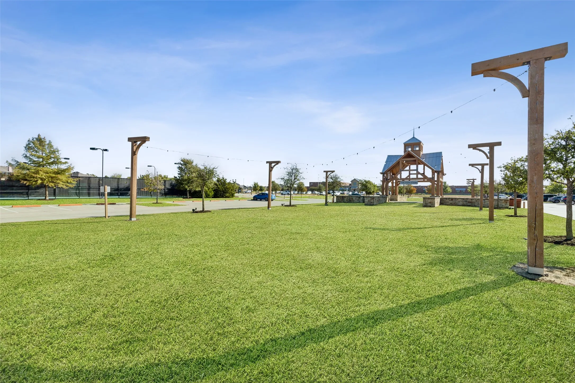 Single Family Residence For Sale in Collin County , 621 Hummingbird Drive, Celina, Texas 75009, 5 Bedroom, 3 Bathroom, 2 Garage spaces, 2,771 Sqft, built in 2022, mls#21347068, Real Estate Agent in Celina, Homes For Sale in Collin county, Homes For Sale in Celina, Realtor in Celina Texas, Real Estate Brokerage Independent Realty Texas, Luminita Cordes Realtor