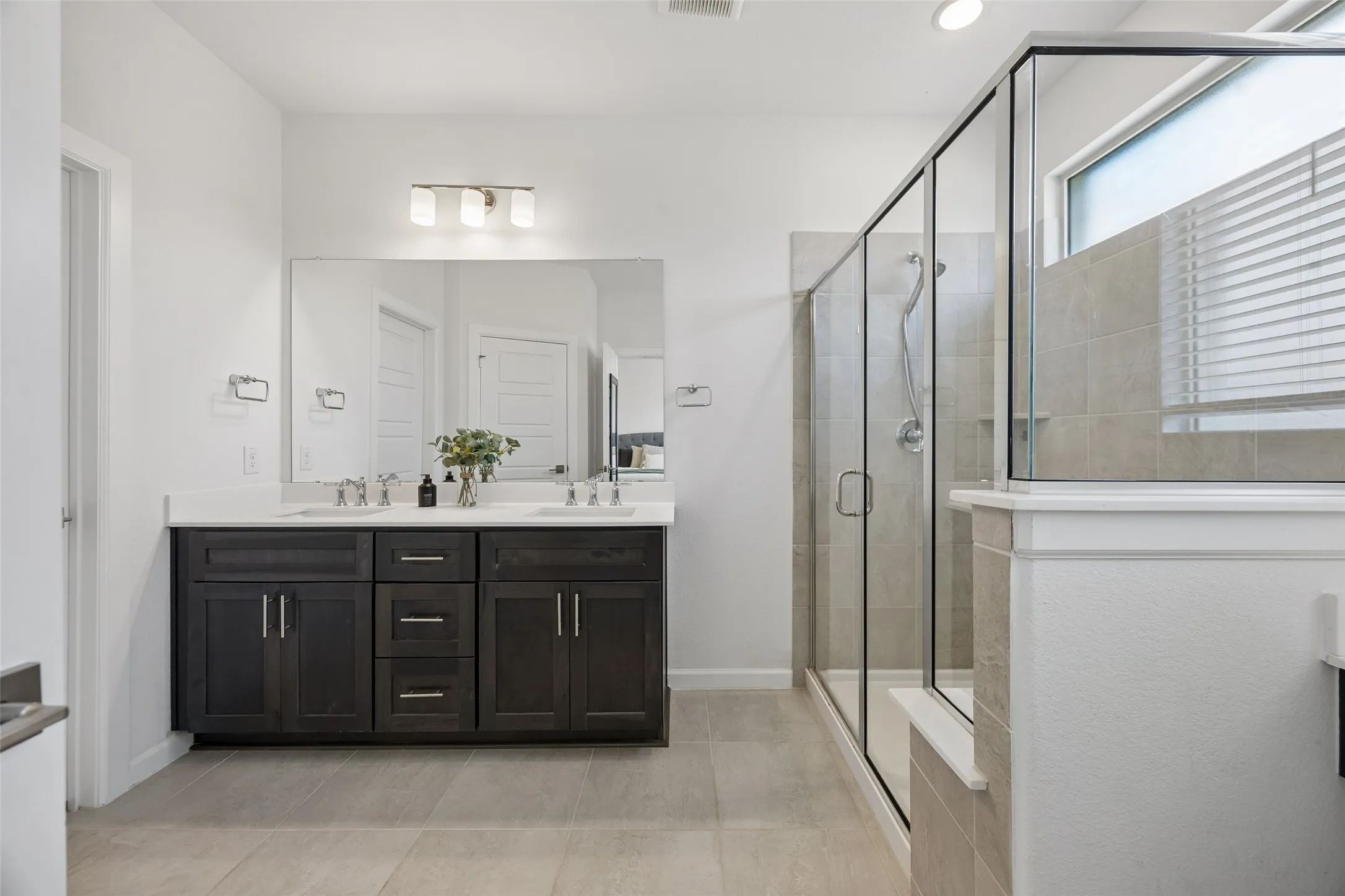Single Family Residence For Sale in Collin County , 621 Hummingbird Drive, Celina, Texas 75009, 5 Bedroom, 3 Bathroom, 2 Garage spaces, 2,771 Sqft, built in 2022, mls#21347068, Real Estate Agent in Celina, Homes For Sale in Collin county, Homes For Sale in Celina, Realtor in Celina Texas, Real Estate Brokerage Independent Realty Texas, Luminita Cordes Realtor