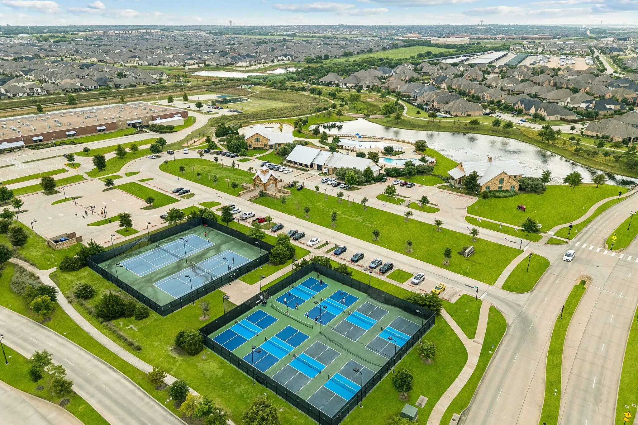 Single Family Residence For Sale in Collin County , 621 Hummingbird Drive, Celina, Texas 75009, 5 Bedroom, 3 Bathroom, 2 Garage spaces, 2,771 Sqft, built in 2022, mls#21347068, Real Estate Agent in Celina, Homes For Sale in Collin county, Homes For Sale in Celina, Realtor in Celina Texas, Real Estate Brokerage Independent Realty Texas, Luminita Cordes Realtor