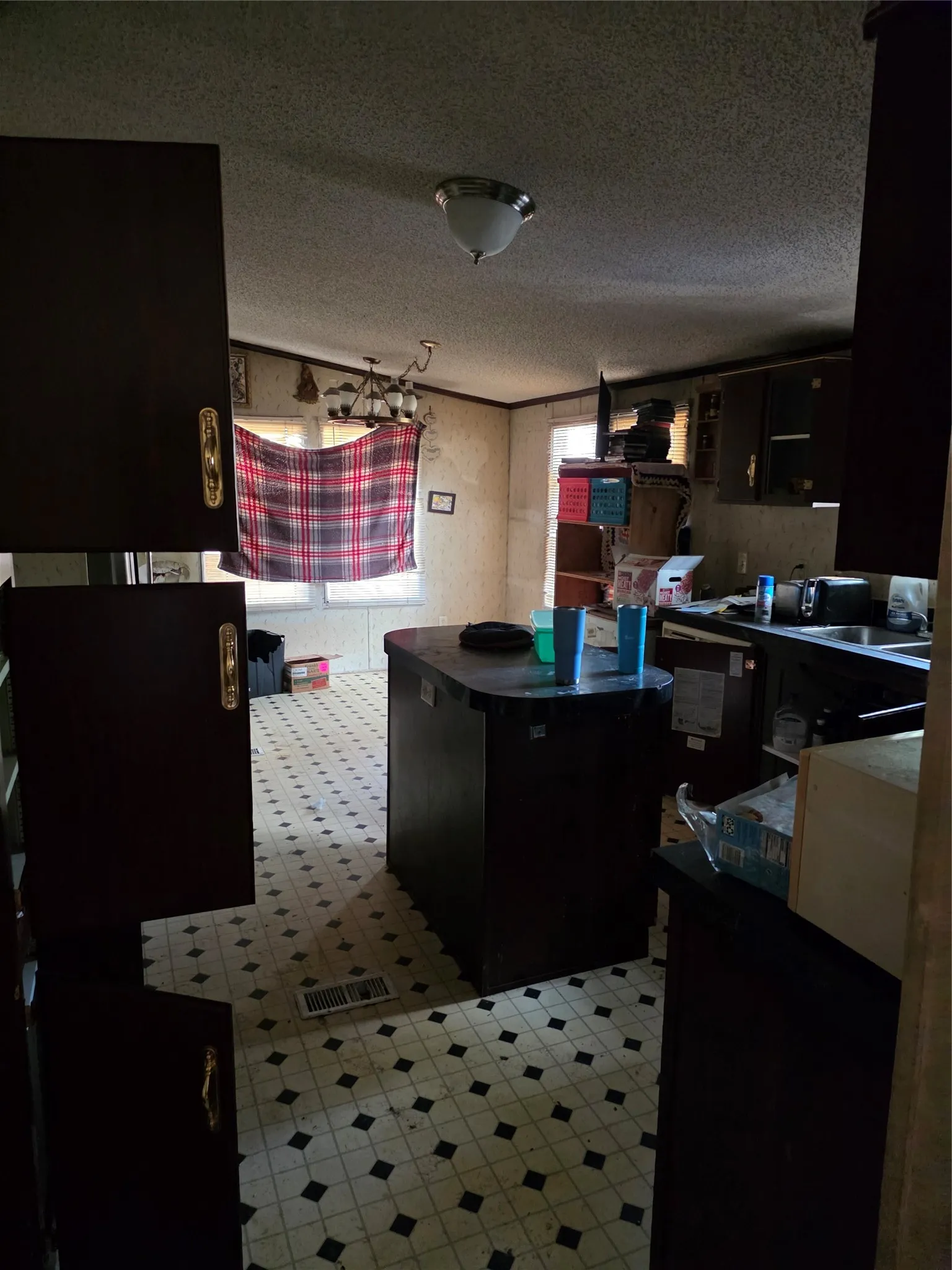 Manufactured Home For Sale in Hunt County , 1687 Northshore Road, Hawk Cove, Texas 75474, 3 Bedroom, 2 Bathroom, Garage spaces, 1,248 Sqft, built in 2000, mls#21354919, Real Estate Agent in Hawk Cove, Homes For Sale in Hunt county, Homes For Sale in Hawk Cove, Realtor in Hawk Cove Texas, Real Estate Brokerage Independent Realty Texas, Luminita Cordes Realtor
