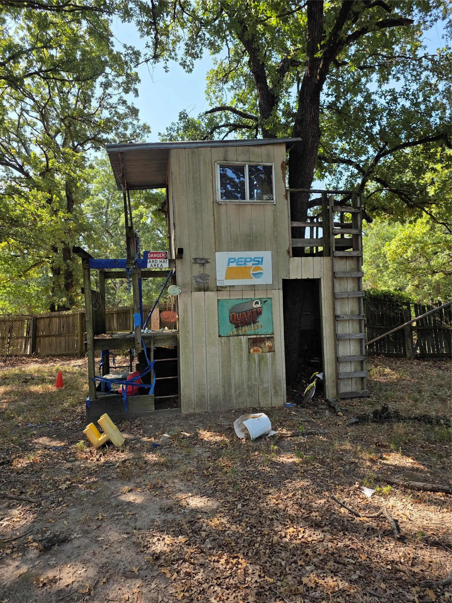 Manufactured Home For Sale in Hunt County , 1687 Northshore Road, Hawk Cove, Texas 75474, 3 Bedroom, 2 Bathroom, Garage spaces, 1,248 Sqft, built in 2000, mls#21354919, Real Estate Agent in Hawk Cove, Homes For Sale in Hunt county, Homes For Sale in Hawk Cove, Realtor in Hawk Cove Texas, Real Estate Brokerage Independent Realty Texas, Luminita Cordes Realtor