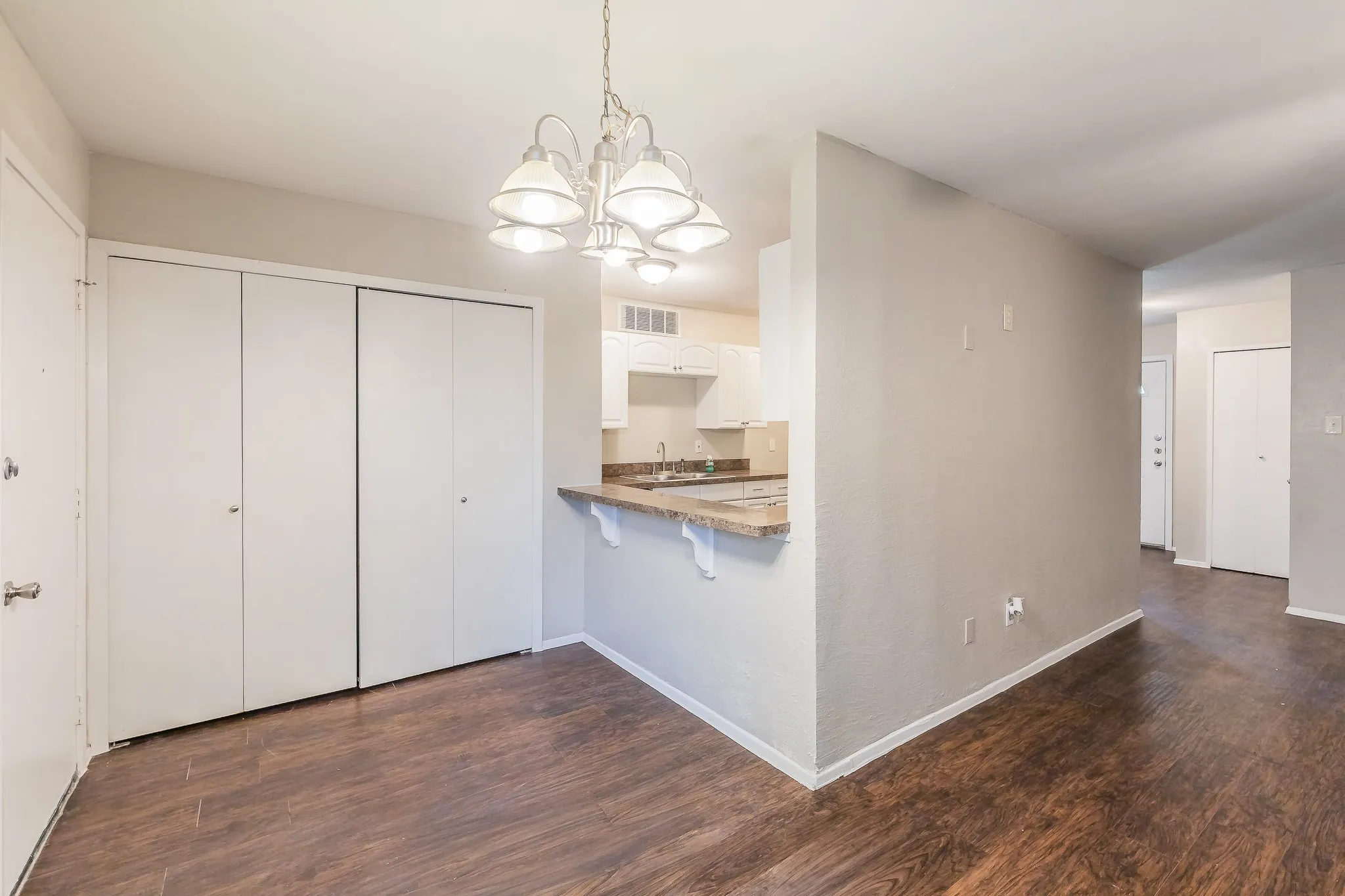 Single Family Residence For Sale in Tarrant County , 2817 Eddie Place, Fort Worth, Texas 76140, 3 Bedroom, 2 Bathroom, 2 Garage spaces, 1,153 Sqft, built in 1978, mls#21353483, Real Estate Agent in Fort Worth, Homes For Sale in Tarrant county, Homes For Sale in Fort Worth, Realtor in Fort Worth Texas, Real Estate Brokerage Independent Realty Texas, Luminita Cordes Realtor