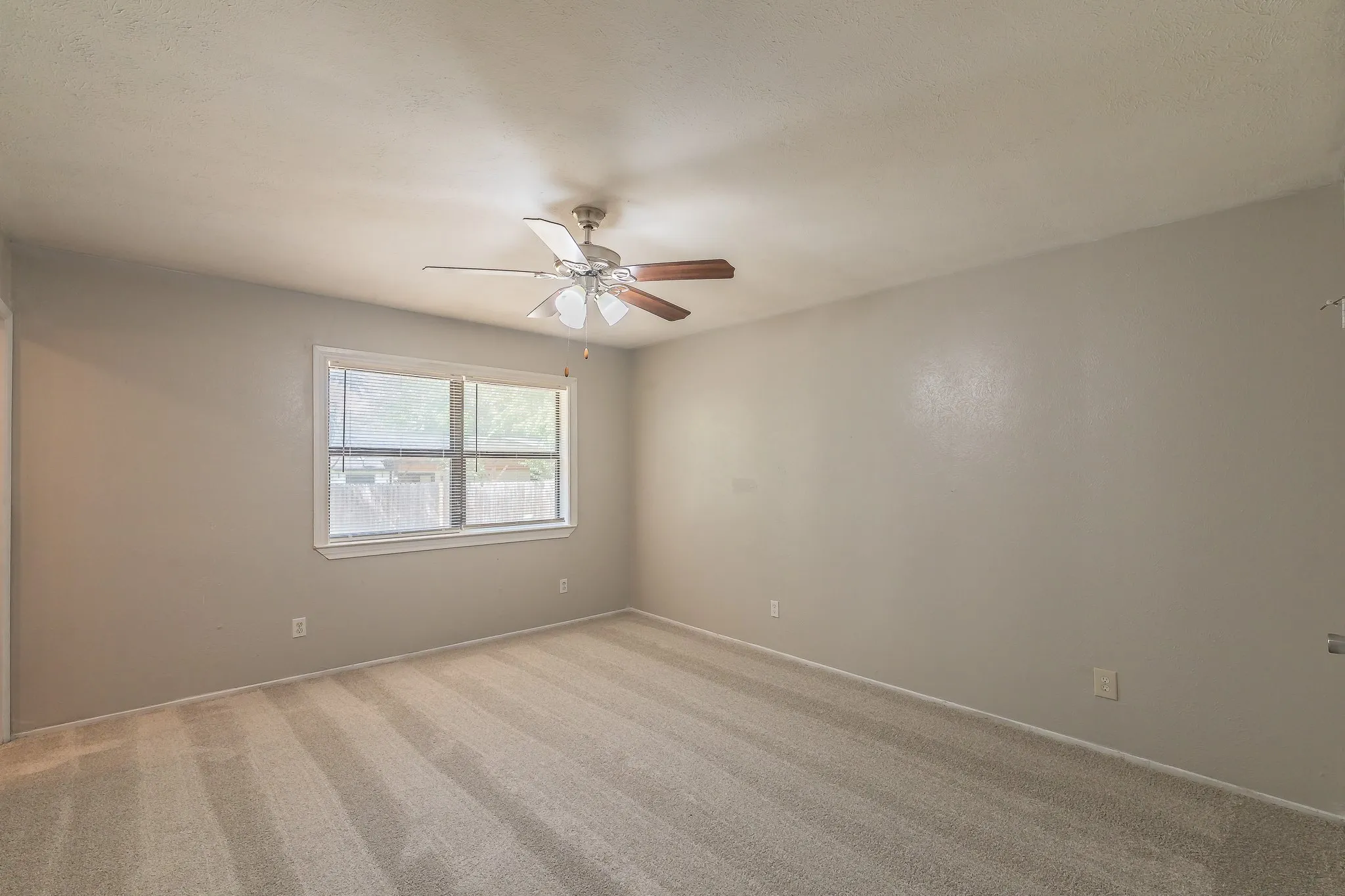 Single Family Residence For Sale in Tarrant County , 2817 Eddie Place, Fort Worth, Texas 76140, 3 Bedroom, 2 Bathroom, 2 Garage spaces, 1,153 Sqft, built in 1978, mls#21353483, Real Estate Agent in Fort Worth, Homes For Sale in Tarrant county, Homes For Sale in Fort Worth, Realtor in Fort Worth Texas, Real Estate Brokerage Independent Realty Texas, Luminita Cordes Realtor