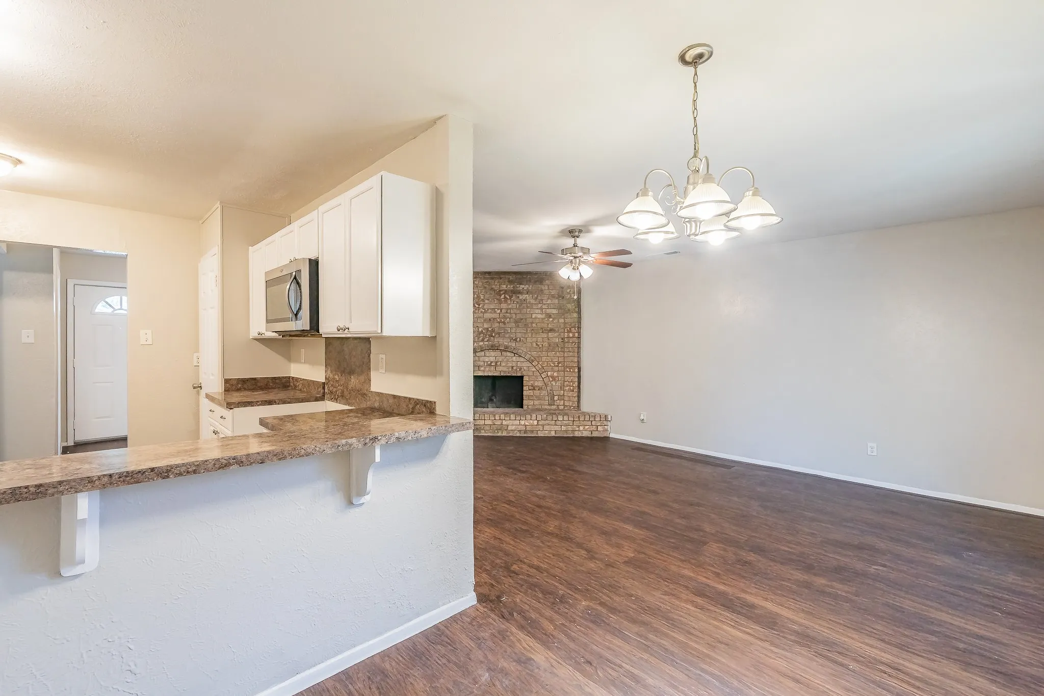 Single Family Residence For Sale in Tarrant County , 2817 Eddie Place, Fort Worth, Texas 76140, 3 Bedroom, 2 Bathroom, 2 Garage spaces, 1,153 Sqft, built in 1978, mls#21353483, Real Estate Agent in Fort Worth, Homes For Sale in Tarrant county, Homes For Sale in Fort Worth, Realtor in Fort Worth Texas, Real Estate Brokerage Independent Realty Texas, Luminita Cordes Realtor