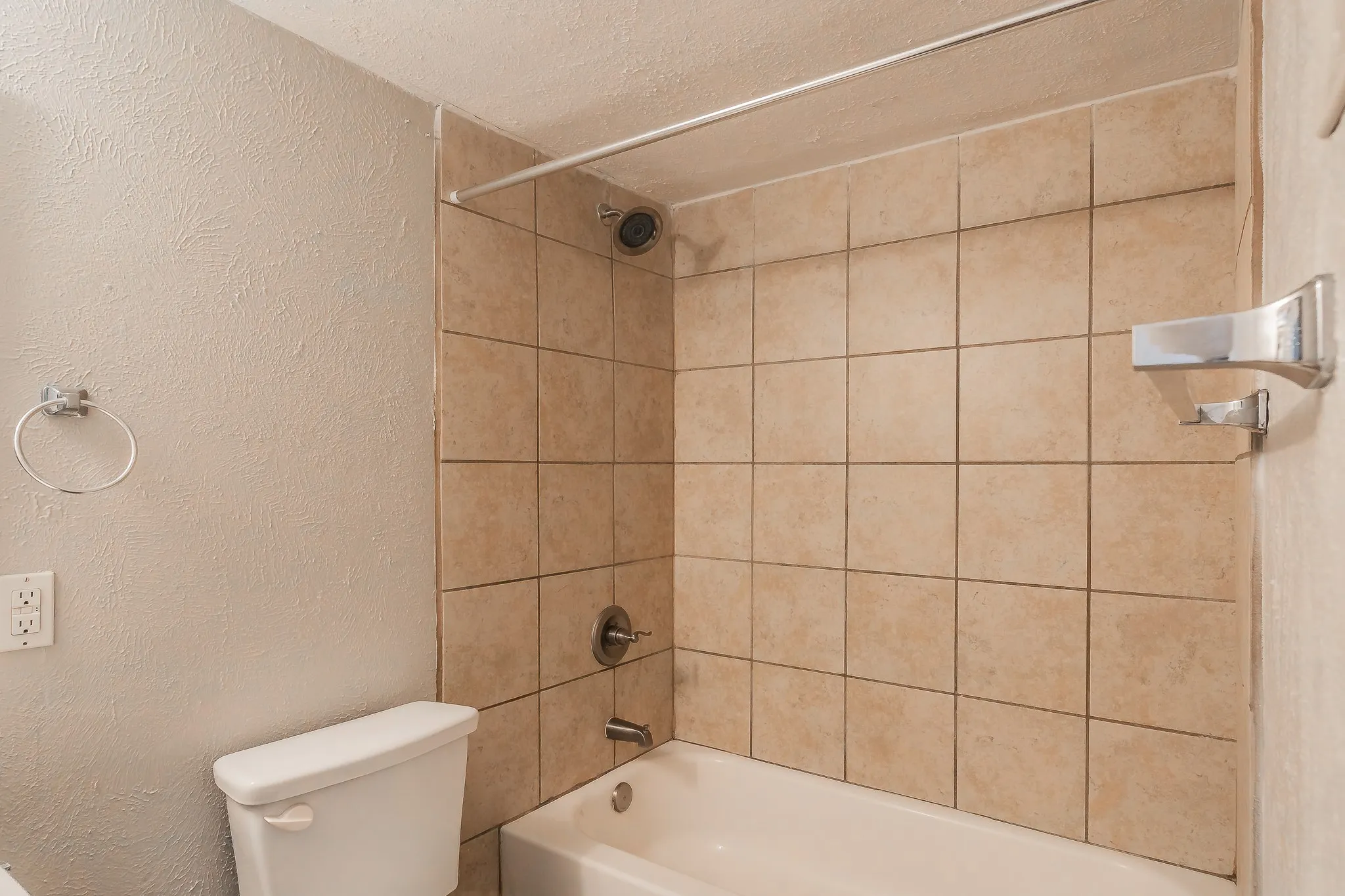 Single Family Residence For Sale in Tarrant County , 2817 Eddie Place, Fort Worth, Texas 76140, 3 Bedroom, 2 Bathroom, 2 Garage spaces, 1,153 Sqft, built in 1978, mls#21353483, Real Estate Agent in Fort Worth, Homes For Sale in Tarrant county, Homes For Sale in Fort Worth, Realtor in Fort Worth Texas, Real Estate Brokerage Independent Realty Texas, Luminita Cordes Realtor