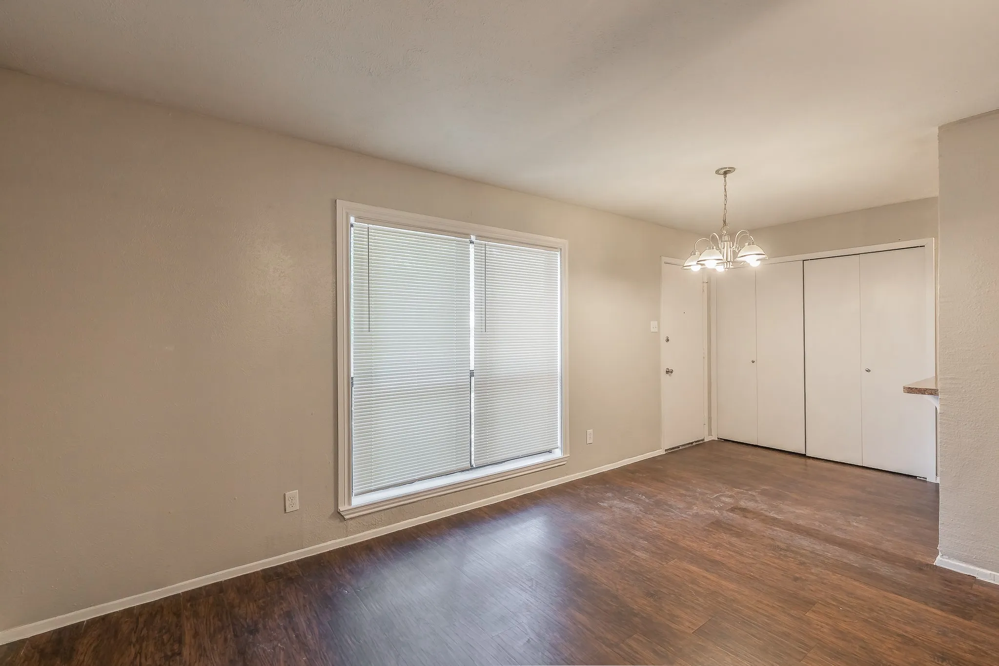 Single Family Residence For Sale in Tarrant County , 2817 Eddie Place, Fort Worth, Texas 76140, 3 Bedroom, 2 Bathroom, 2 Garage spaces, 1,153 Sqft, built in 1978, mls#21353483, Real Estate Agent in Fort Worth, Homes For Sale in Tarrant county, Homes For Sale in Fort Worth, Realtor in Fort Worth Texas, Real Estate Brokerage Independent Realty Texas, Luminita Cordes Realtor