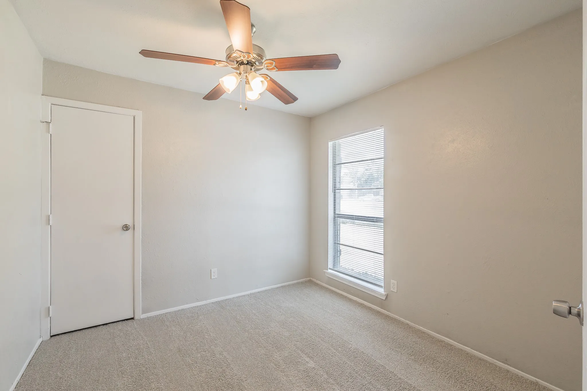 Single Family Residence For Sale in Tarrant County , 2817 Eddie Place, Fort Worth, Texas 76140, 3 Bedroom, 2 Bathroom, 2 Garage spaces, 1,153 Sqft, built in 1978, mls#21353483, Real Estate Agent in Fort Worth, Homes For Sale in Tarrant county, Homes For Sale in Fort Worth, Realtor in Fort Worth Texas, Real Estate Brokerage Independent Realty Texas, Luminita Cordes Realtor