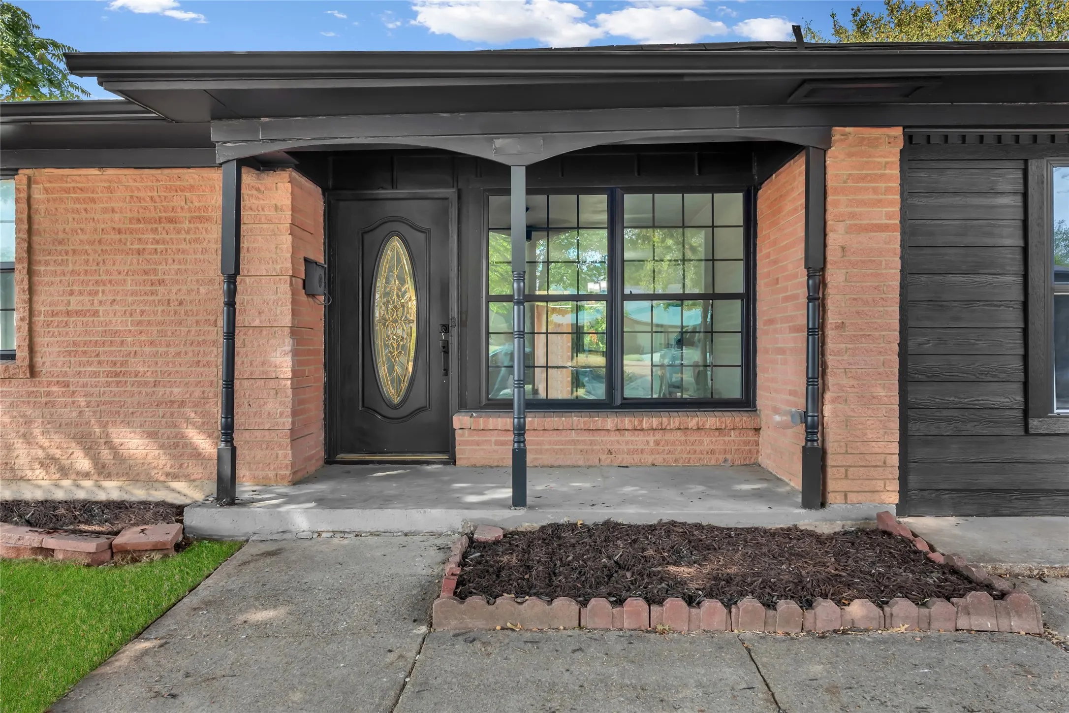 Single Family Residence For Sale in Dallas County , 7207 Greenspan Avenue, Dallas, Texas 75232, 3 Bedroom, 2 Bathroom, Garage spaces, 1,650 Sqft, built in 1958, mls#21351249, Real Estate Agent in Dallas, Homes For Sale in Dallas county, Homes For Sale in Dallas, Realtor in Dallas Texas, Real Estate Brokerage Independent Realty Texas, Luminita Cordes Realtor