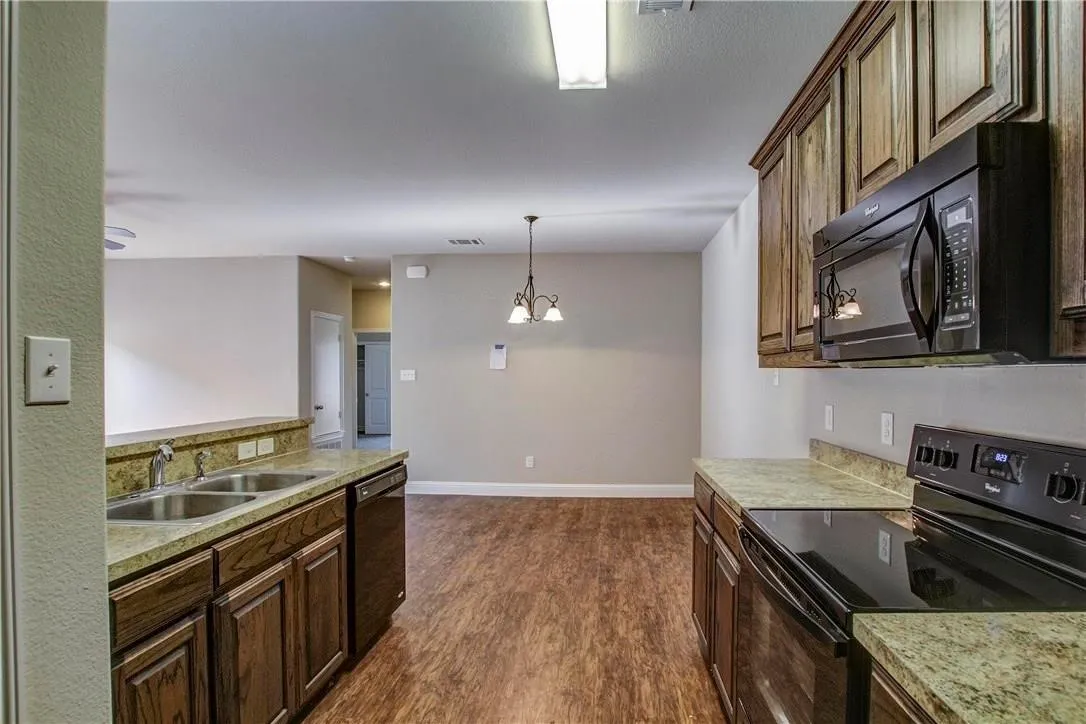 Duplex For Rent in Tarrant County , 416 Canvas Court, Crowley, Texas 76036, 2 Bedroom, 2 Bathroom, 2 Garage spaces, 1,066 Sqft, built in 2015, mls#21354917, Real Estate Agent in Crowley, Homes For Rent in Tarrant county, Homes For Rent in Crowley, Realtor in Crowley Texas, Real Estate Brokerage Independent Realty Texas, Luminita Cordes Realtor