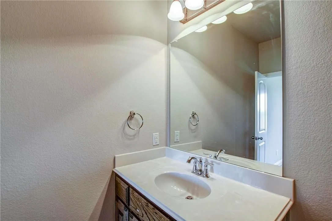 Duplex For Rent in Tarrant County , 416 Canvas Court, Crowley, Texas 76036, 2 Bedroom, 2 Bathroom, 2 Garage spaces, 1,066 Sqft, built in 2015, mls#21354917, Real Estate Agent in Crowley, Homes For Rent in Tarrant county, Homes For Rent in Crowley, Realtor in Crowley Texas, Real Estate Brokerage Independent Realty Texas, Luminita Cordes Realtor