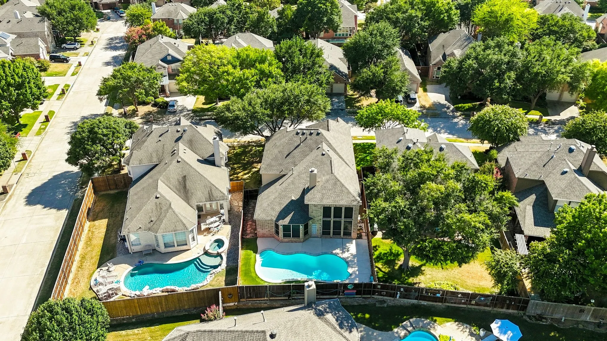 Single Family Residence For Sale in Denton County , 3908 Kimberly Drive, Flower Mound, Texas 75022, 4 Bedroom, 4 Bathroom, 2 Garage spaces, 3,180 Sqft, built in 2000, mls#21352162, Real Estate Agent in Flower Mound, Homes For Sale in Denton county, Homes For Sale in Flower Mound, Realtor in Flower Mound Texas, Real Estate Brokerage Independent Realty Texas, Luminita Cordes Realtor
