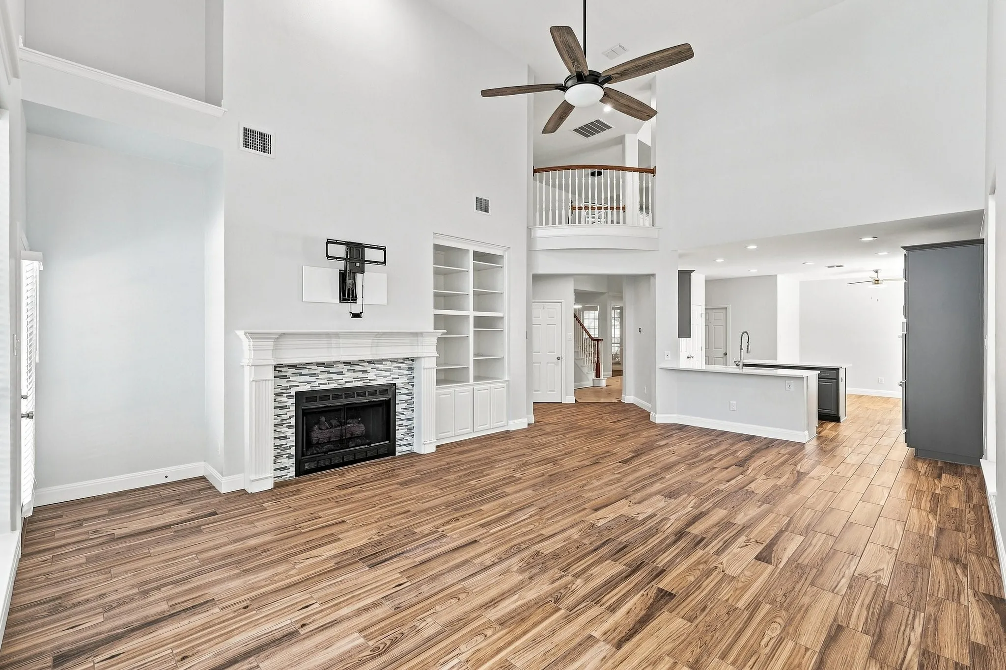 Single Family Residence For Sale in Denton County , 3908 Kimberly Drive, Flower Mound, Texas 75022, 4 Bedroom, 4 Bathroom, 2 Garage spaces, 3,180 Sqft, built in 2000, mls#21352162, Real Estate Agent in Flower Mound, Homes For Sale in Denton county, Homes For Sale in Flower Mound, Realtor in Flower Mound Texas, Real Estate Brokerage Independent Realty Texas, Luminita Cordes Realtor