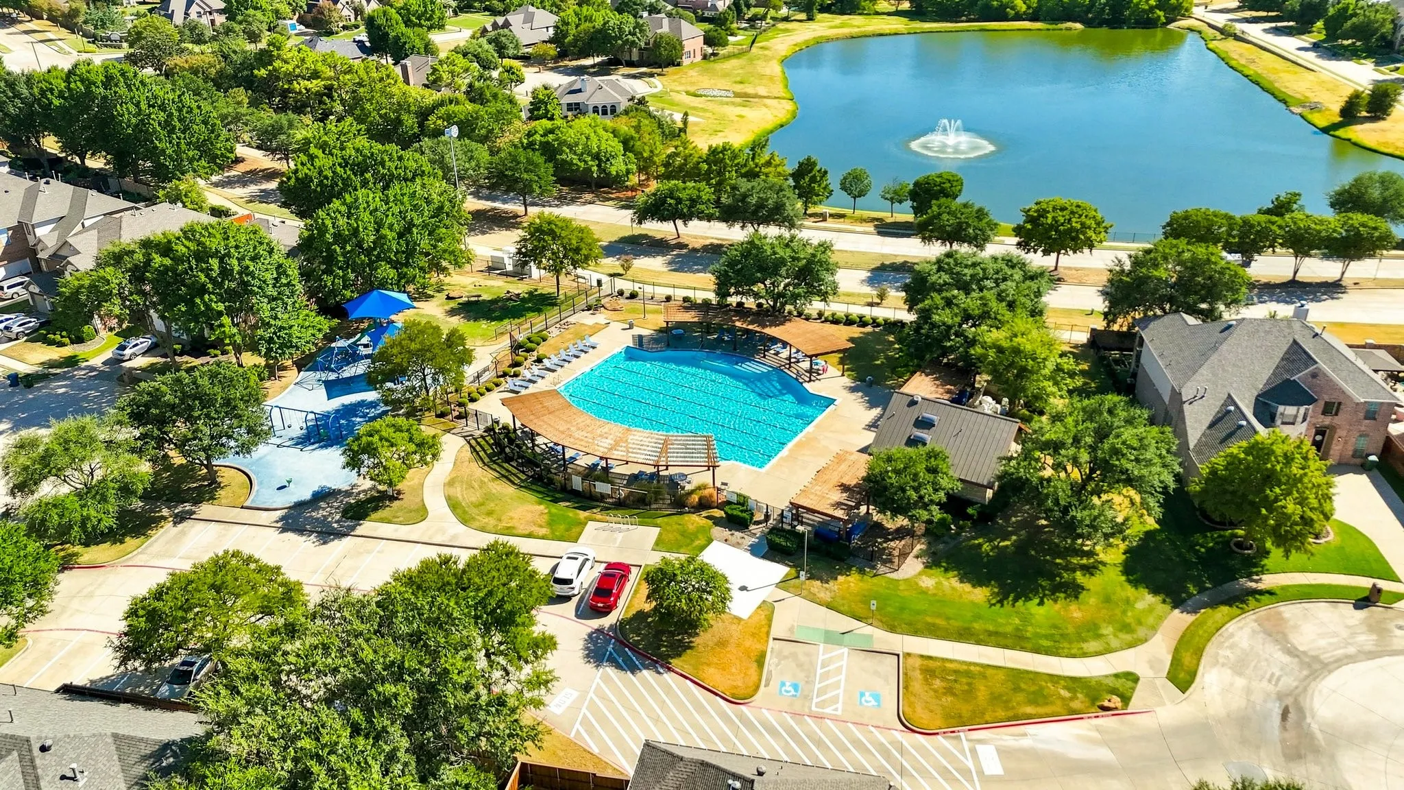 Wellington offers a list of amazing amenities, walking trails and beautiful ponds! Super Community feel!