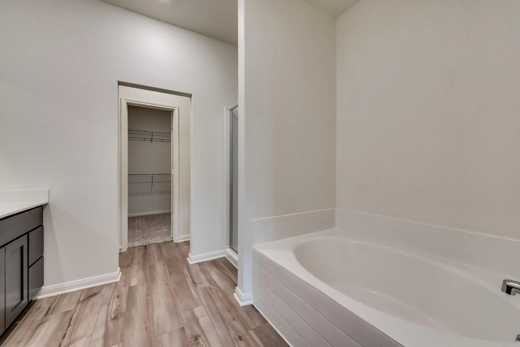 Single Family Residence For Rent in Dallas County , 644 aqueduct Drive, Seagoville, Texas 75159, 4 Bedroom, 3 Bathroom, 2 Garage spaces, 2,588 Sqft, built in 2021, mls#21354943, Real Estate Agent in Seagoville, Homes For Rent in Dallas county, Homes For Rent in Seagoville, Realtor in Seagoville Texas, Real Estate Brokerage Independent Realty Texas, Luminita Cordes Realtor