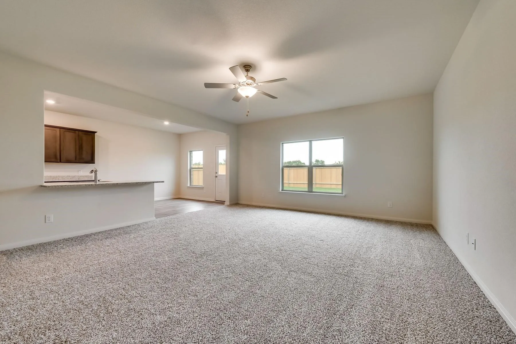 Single Family Residence For Rent in Dallas County , 644 aqueduct Drive, Seagoville, Texas 75159, 4 Bedroom, 3 Bathroom, 2 Garage spaces, 2,588 Sqft, built in 2021, mls#21354943, Real Estate Agent in Seagoville, Homes For Rent in Dallas county, Homes For Rent in Seagoville, Realtor in Seagoville Texas, Real Estate Brokerage Independent Realty Texas, Luminita Cordes Realtor