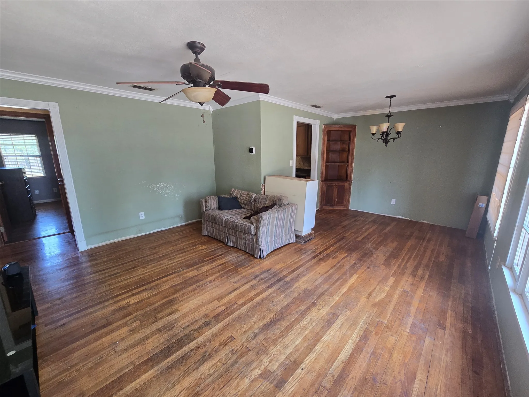 Single Family Residence For Sale in Taylor County , 1366 Peach Street, Abilene, Texas 79602, 3 Bedroom, 1 Bathroom, 1 Garage spaces, 1,094 Sqft, built in 1951, mls#21354947, Real Estate Agent in Abilene, Homes For Sale in Taylor county, Homes For Sale in Abilene, Realtor in Abilene Texas, Real Estate Brokerage Independent Realty Texas, Luminita Cordes Realtor