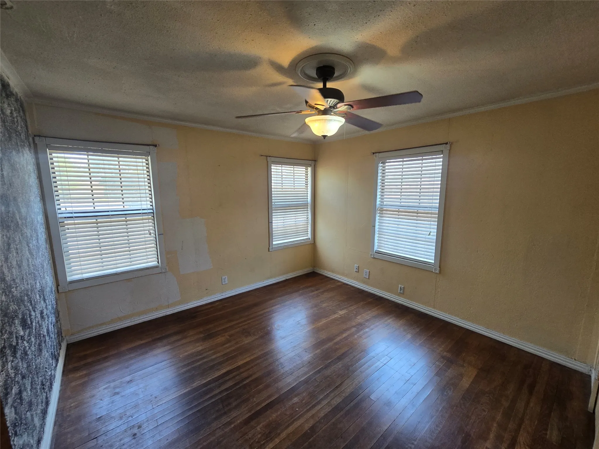Single Family Residence For Sale in Taylor County , 1366 Peach Street, Abilene, Texas 79602, 3 Bedroom, 1 Bathroom, 1 Garage spaces, 1,094 Sqft, built in 1951, mls#21354947, Real Estate Agent in Abilene, Homes For Sale in Taylor county, Homes For Sale in Abilene, Realtor in Abilene Texas, Real Estate Brokerage Independent Realty Texas, Luminita Cordes Realtor