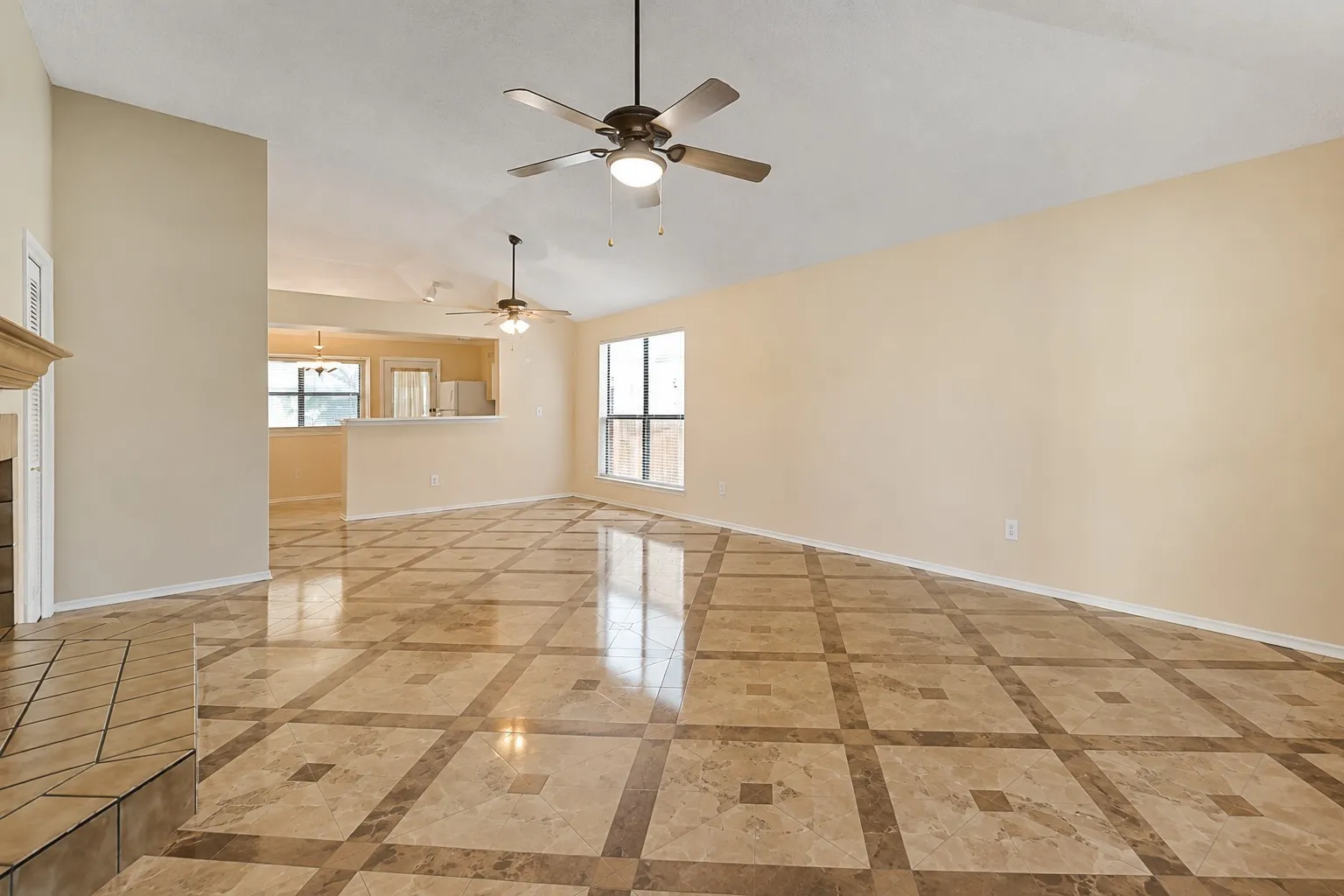 Duplex For Rent in Tarrant County , 2332 Chestnut Way, Bedford, Texas 76022, 3 Bedroom, 2 Bathroom, 2 Garage spaces, 1,235 Sqft, built in 1984, mls#21354951, Real Estate Agent in Bedford, Homes For Rent in Tarrant county, Homes For Rent in Bedford, Realtor in Bedford Texas, Real Estate Brokerage Independent Realty Texas, Luminita Cordes Realtor