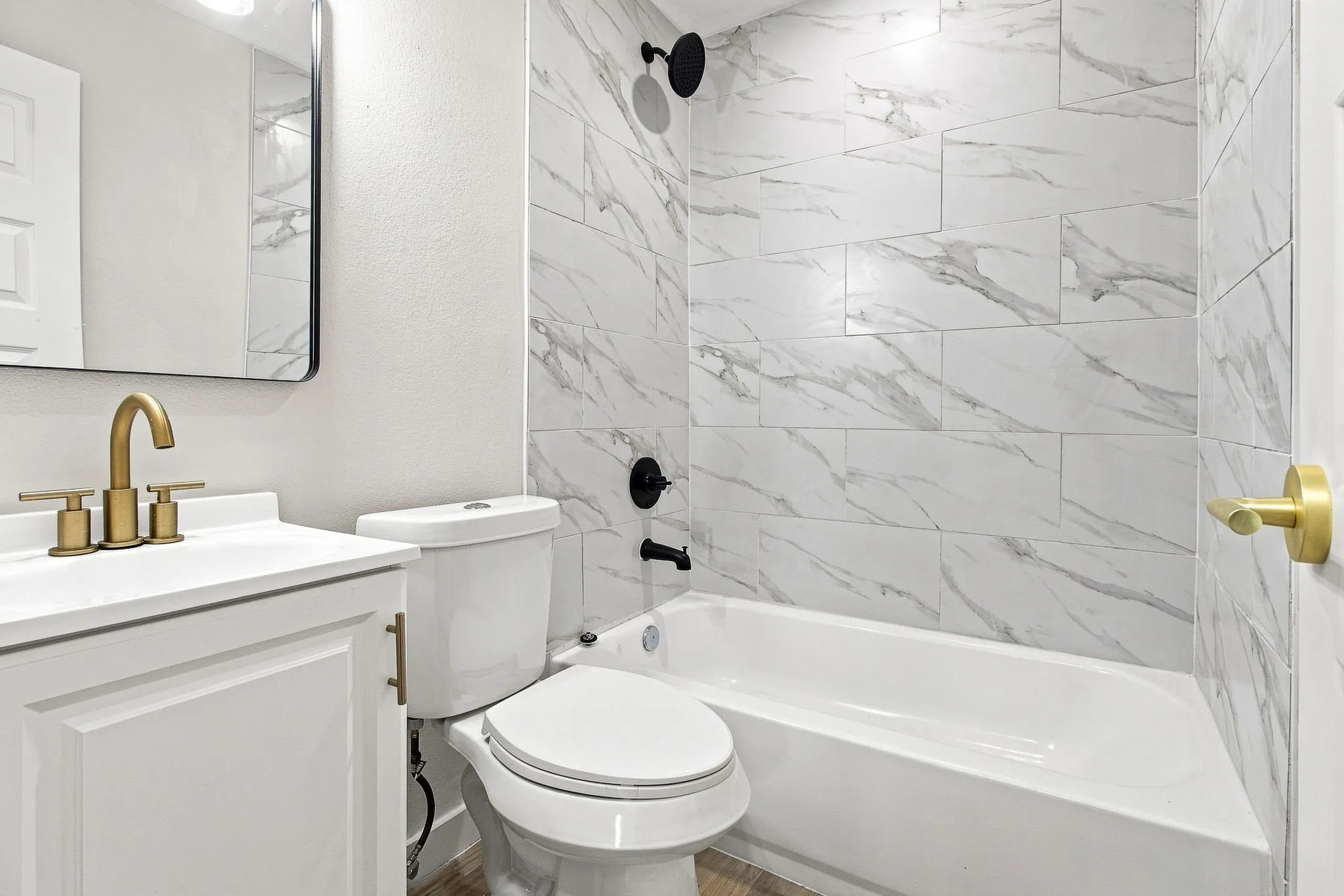 Single Family Residence For Rent in Tarrant County , 1504 Coral Cut Off, Pelican Bay, Texas 76020, 2 Bedroom, 1 Bathroom, 1 Garage spaces, 696 Sqft, built in 1985, mls#21354262, Real Estate Agent in Pelican Bay, Homes For Rent in Tarrant county, Homes For Rent in Pelican Bay, Realtor in Pelican Bay Texas, Real Estate Brokerage Independent Realty Texas, Luminita Cordes Realtor