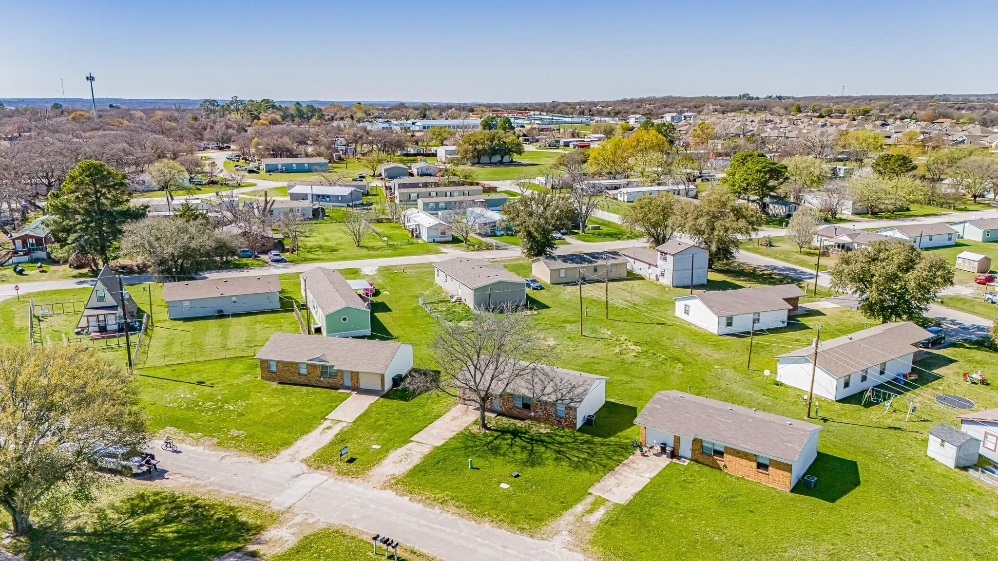 Single Family Residence For Rent in Tarrant County , 1504 Coral Cut Off, Pelican Bay, Texas 76020, 2 Bedroom, 1 Bathroom, 1 Garage spaces, 696 Sqft, built in 1985, mls#21354262, Real Estate Agent in Pelican Bay, Homes For Rent in Tarrant county, Homes For Rent in Pelican Bay, Realtor in Pelican Bay Texas, Real Estate Brokerage Independent Realty Texas, Luminita Cordes Realtor
