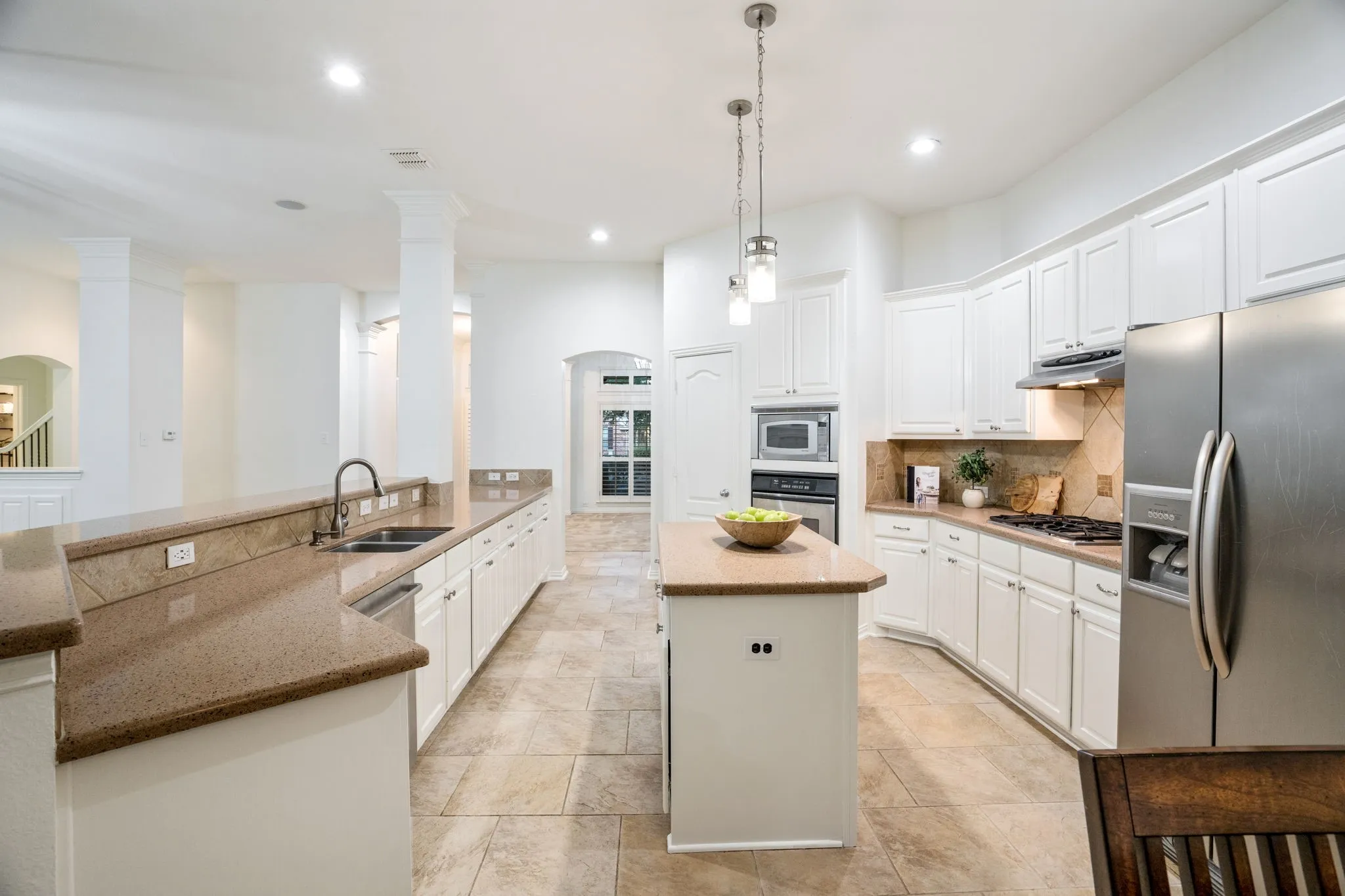 Single Family Residence For Sale in Denton County , 804 SWORD BRIDGE Drive, Lewisville, Texas 75056, 4 Bedroom, 4 Bathroom, 2 Garage spaces, 3,800 Sqft, built in 2004, mls#21332631, Real Estate Agent in Lewisville, Homes For Sale in Denton county, Homes For Sale in Lewisville, Realtor in Lewisville Texas, Real Estate Brokerage Independent Realty Texas, Luminita Cordes Realtor