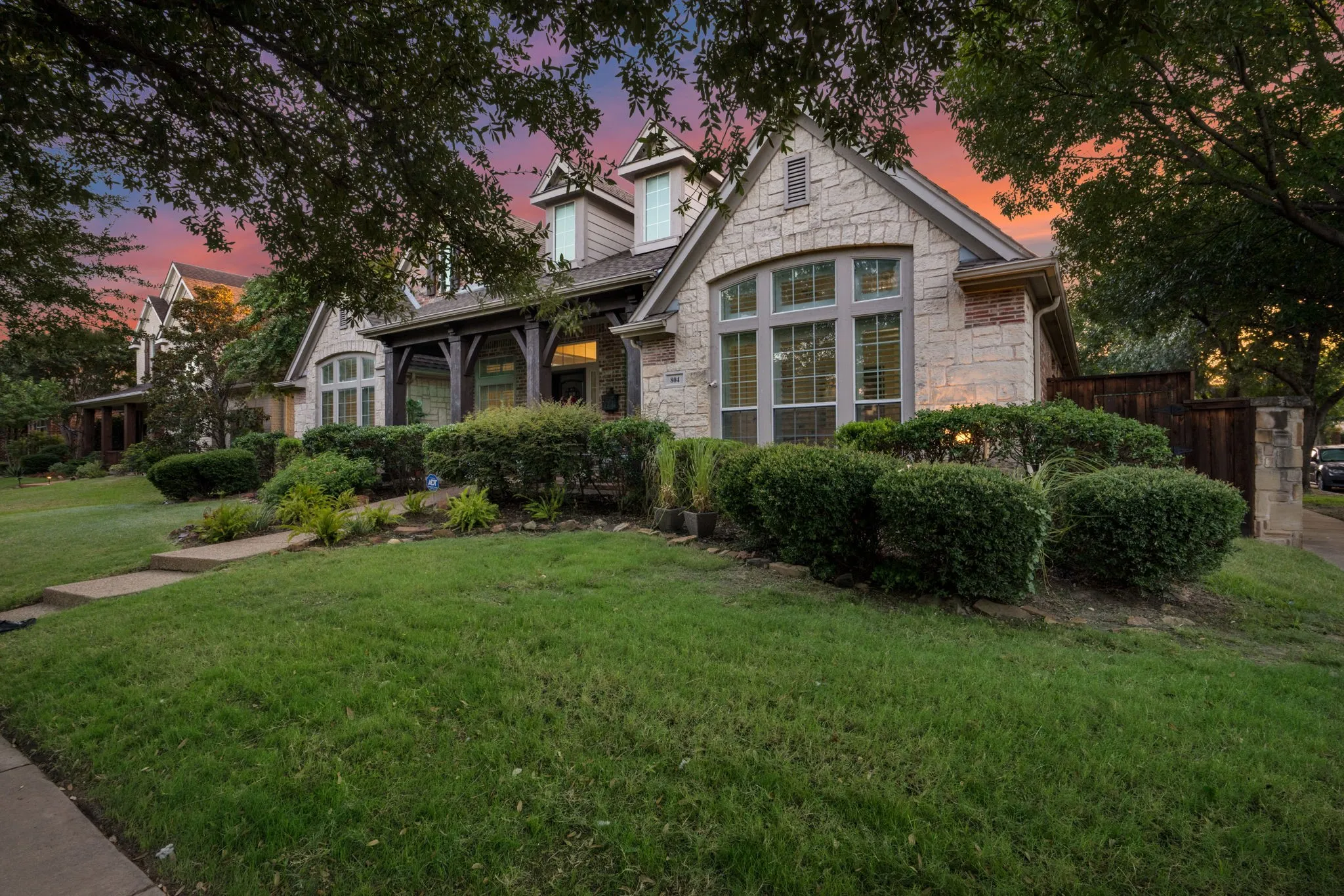 Single Family Residence For Sale in Denton County , 804 SWORD BRIDGE Drive, Lewisville, Texas 75056, 4 Bedroom, 4 Bathroom, 2 Garage spaces, 3,800 Sqft, built in 2004, mls#21332631, Real Estate Agent in Lewisville, Homes For Sale in Denton county, Homes For Sale in Lewisville, Realtor in Lewisville Texas, Real Estate Brokerage Independent Realty Texas, Luminita Cordes Realtor