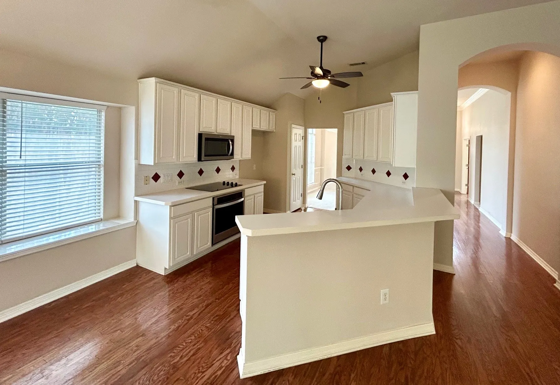 Single Family Residence For Sale in Denton County , 409 Crestview Point Drive, Lewisville, Texas 75067, 4 Bedroom, 2 Bathroom, 2 Garage spaces, 2,113 Sqft, built in 1997, mls#21354728, Real Estate Agent in Lewisville, Homes For Sale in Denton county, Homes For Sale in Lewisville, Realtor in Lewisville Texas, Real Estate Brokerage Independent Realty Texas, Luminita Cordes Realtor
