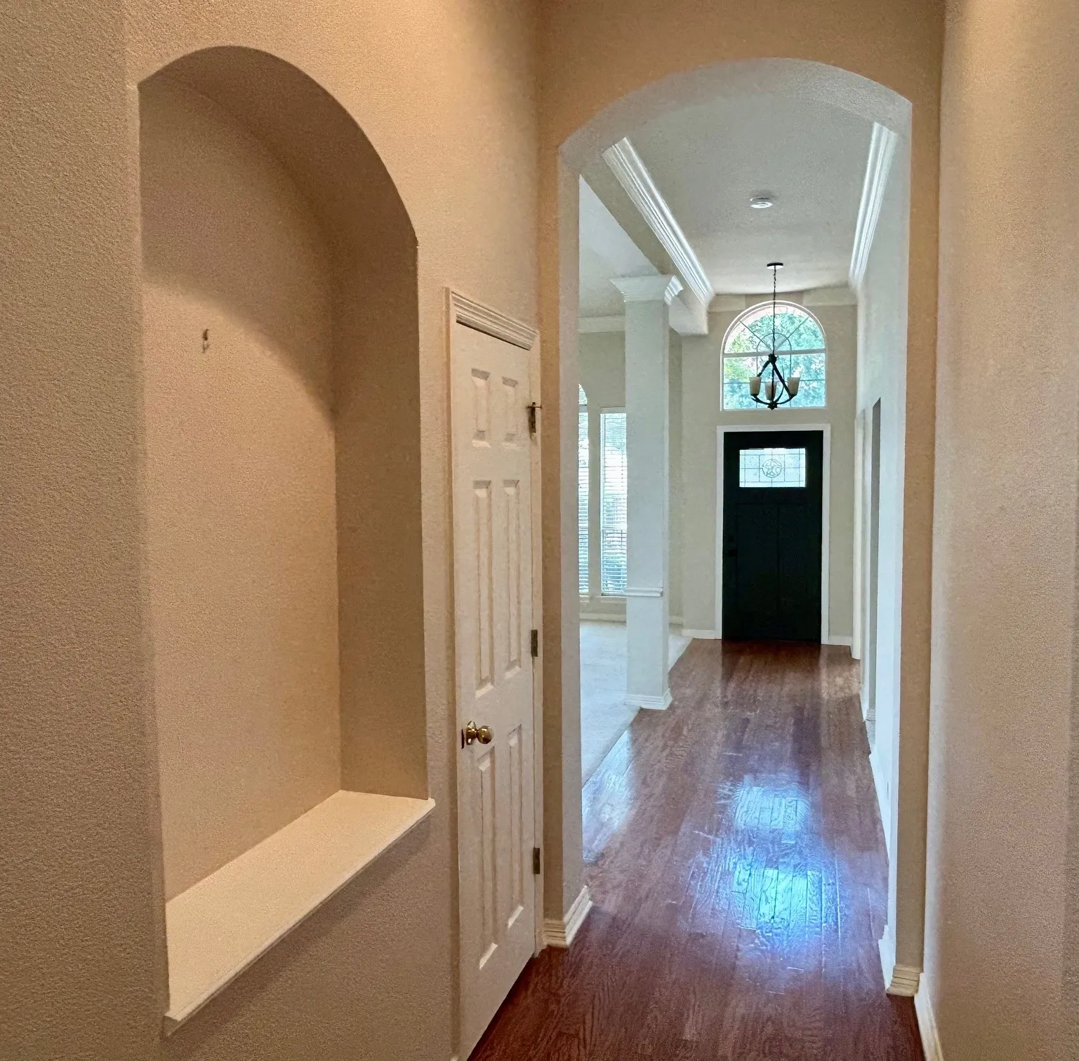 Single Family Residence For Sale in Denton County , 409 Crestview Point Drive, Lewisville, Texas 75067, 4 Bedroom, 2 Bathroom, 2 Garage spaces, 2,113 Sqft, built in 1997, mls#21354728, Real Estate Agent in Lewisville, Homes For Sale in Denton county, Homes For Sale in Lewisville, Realtor in Lewisville Texas, Real Estate Brokerage Independent Realty Texas, Luminita Cordes Realtor