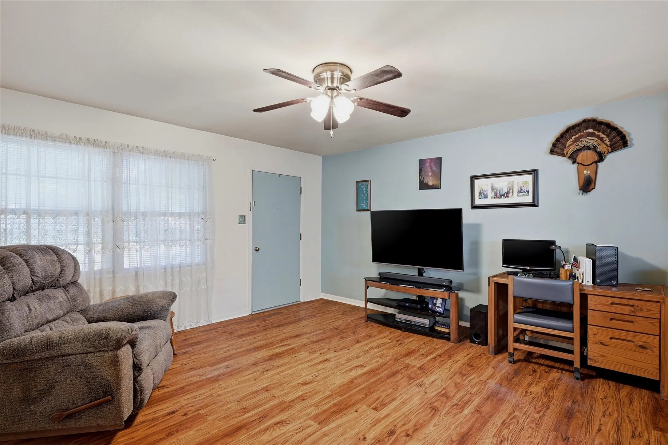 Single Family Residence For Sale in Grayson County , 2050 Avon Drive, Denison, Texas 75020, 2 Bedroom, 1 Bathroom, Garage spaces, 1,027 Sqft, built in 1957, Price $145,000, mls#21354932, Real Estate Agent in Denison, Homes For Sale in Grayson county, Homes For Sale in Denison, Realtor in Denison Texas, Real Estate Brokerage Independent Realty Texas, Luminita Cordes Realtor